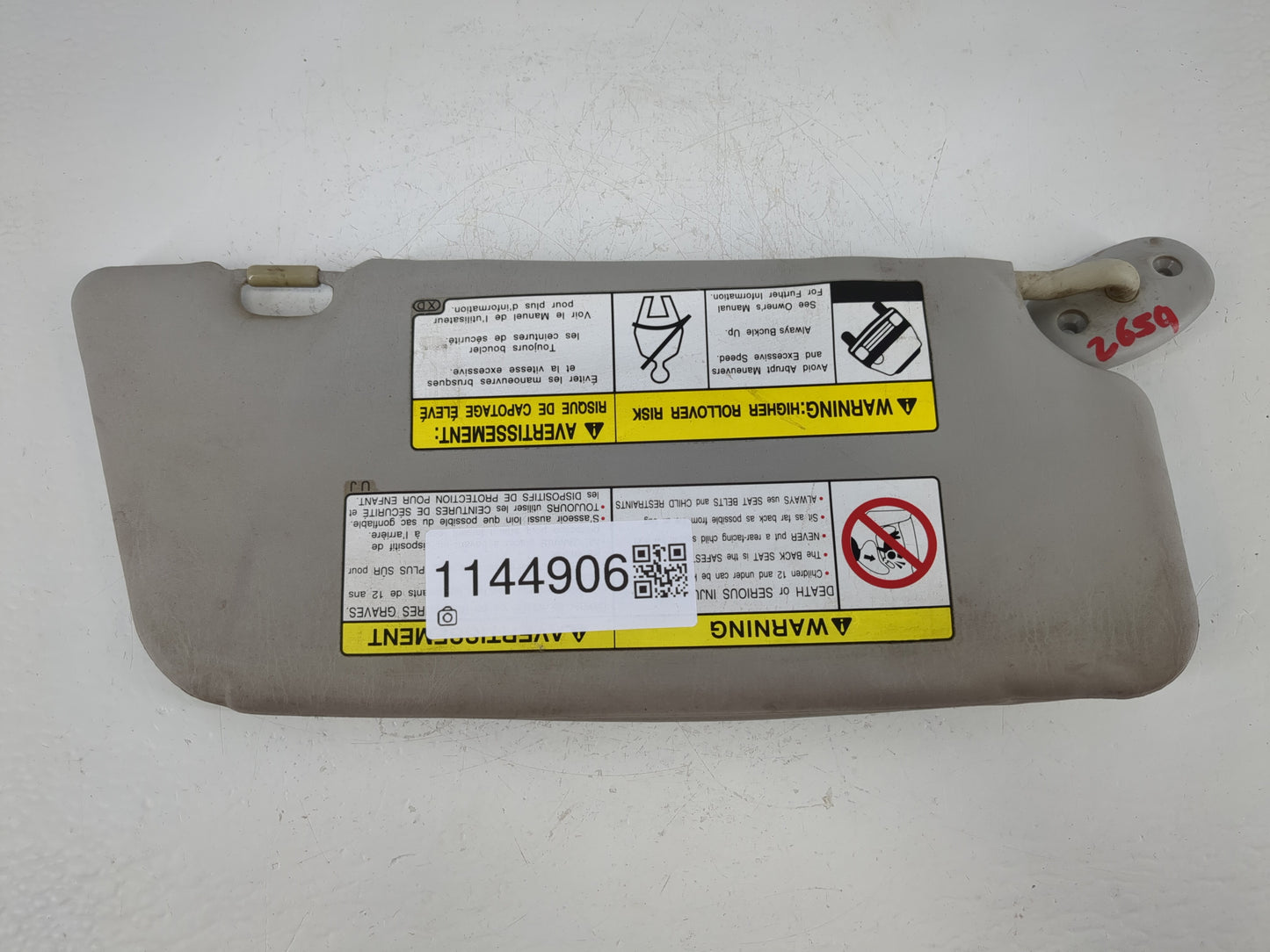 2002 Suzuki Xl-7 Sun Visor Shade Replacement Driver Left Mirror Fits OEM Used Auto Parts - Oemusedautoparts1.com