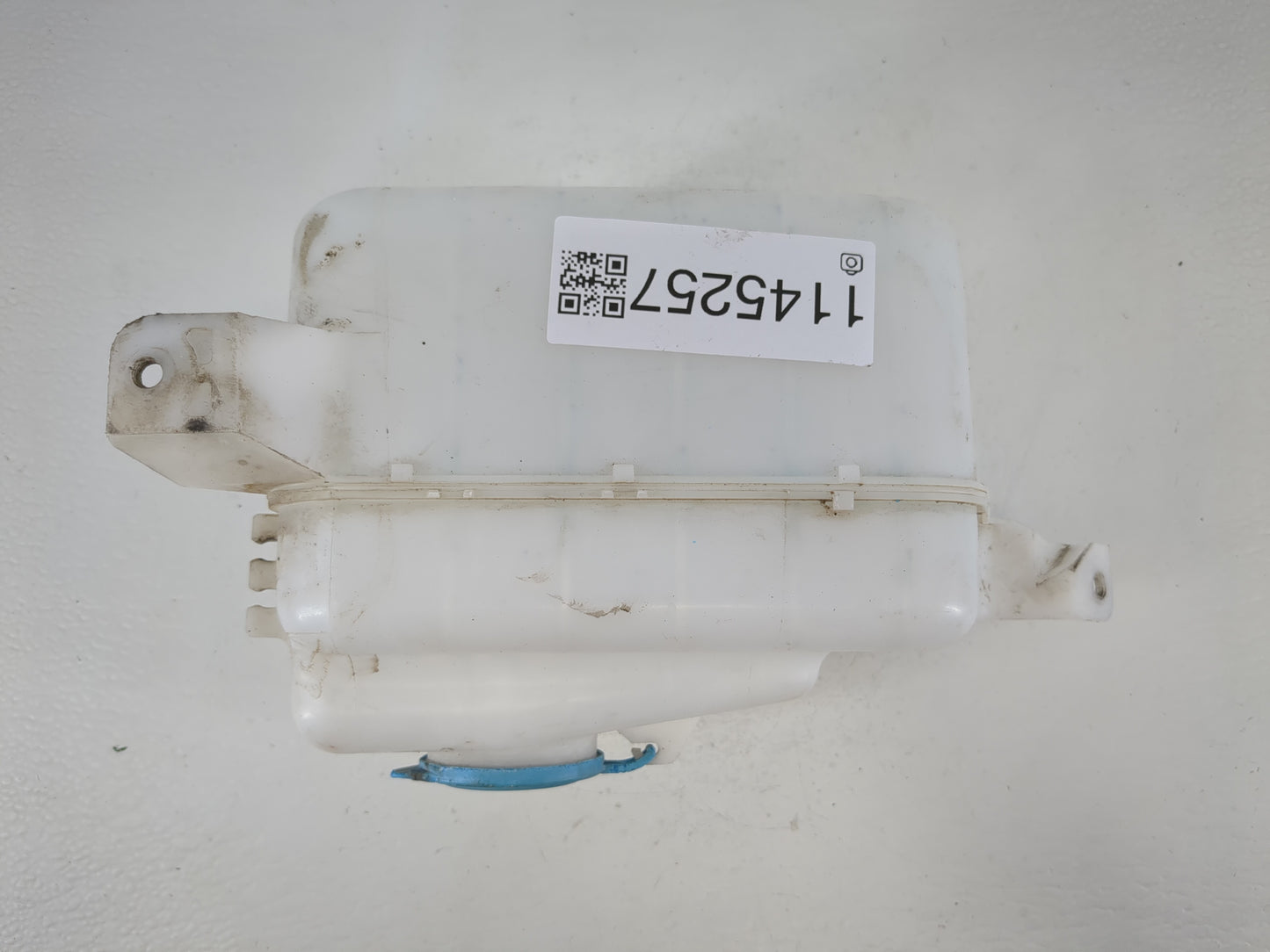 2002 Suzuki Xl-7 Windshield Washer Fluid Reservoir Bottle Oem - Oemusedautoparts1.com