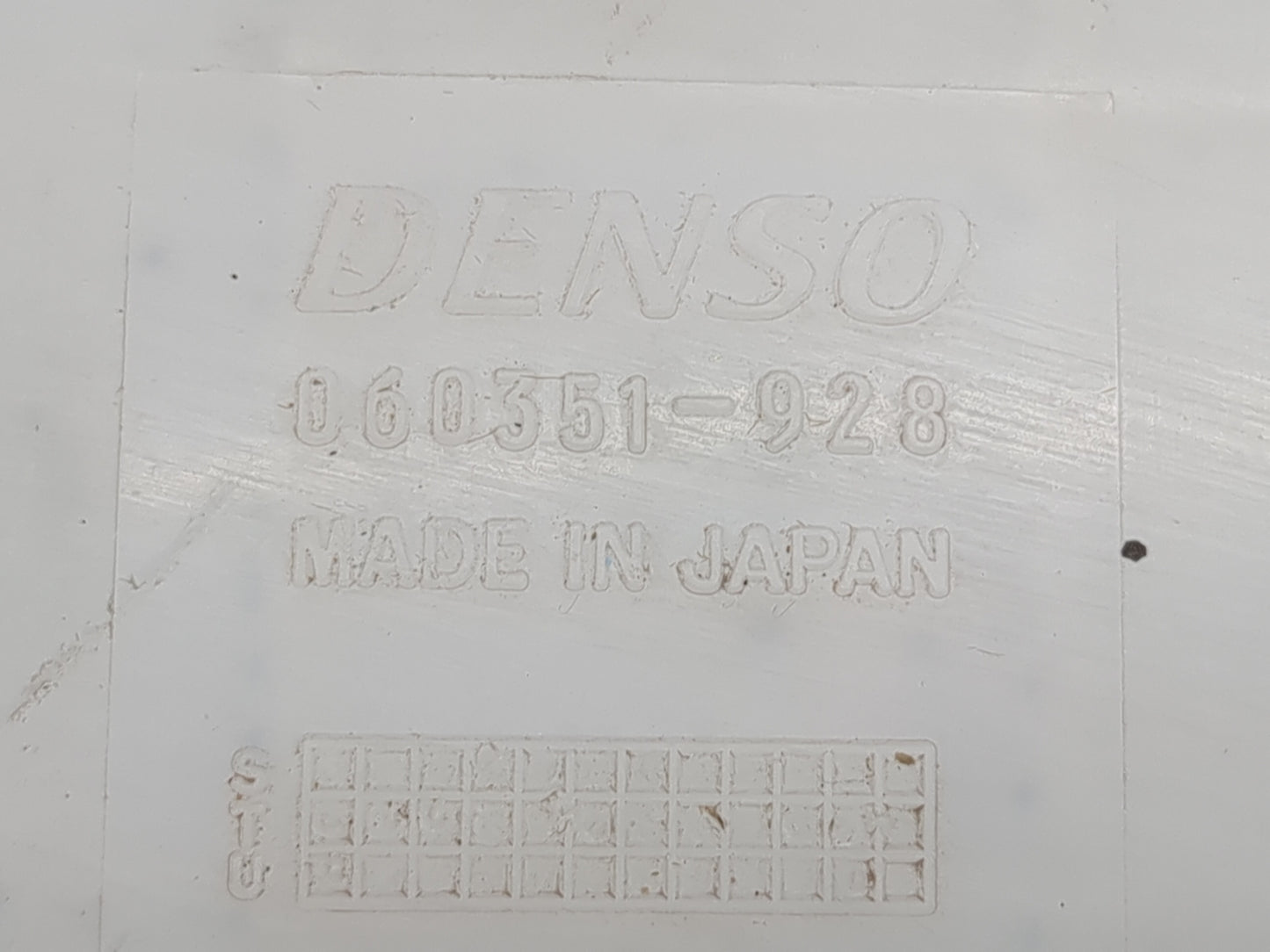 2002 Suzuki Xl-7 Windshield Washer Fluid Reservoir Bottle Oem - Oemusedautoparts1.com