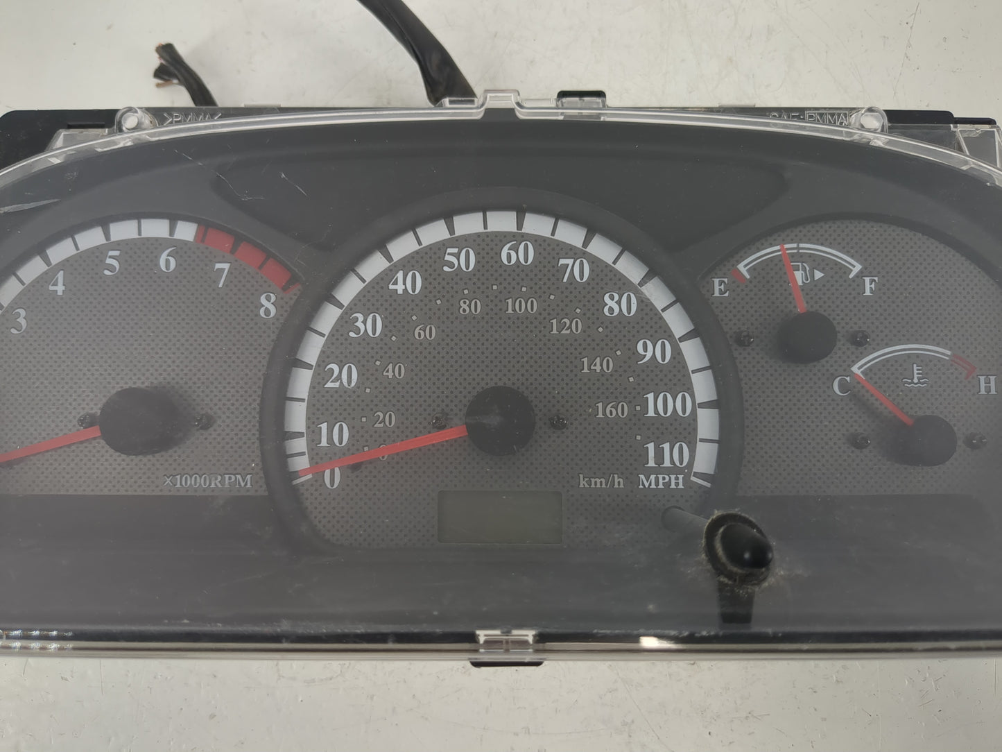 2002 Suzuki Xl-7 Instrument Cluster Speedometer Gauges P/N:257330-7960 Fits OEM Used Auto Parts - Oemusedautoparts1.com