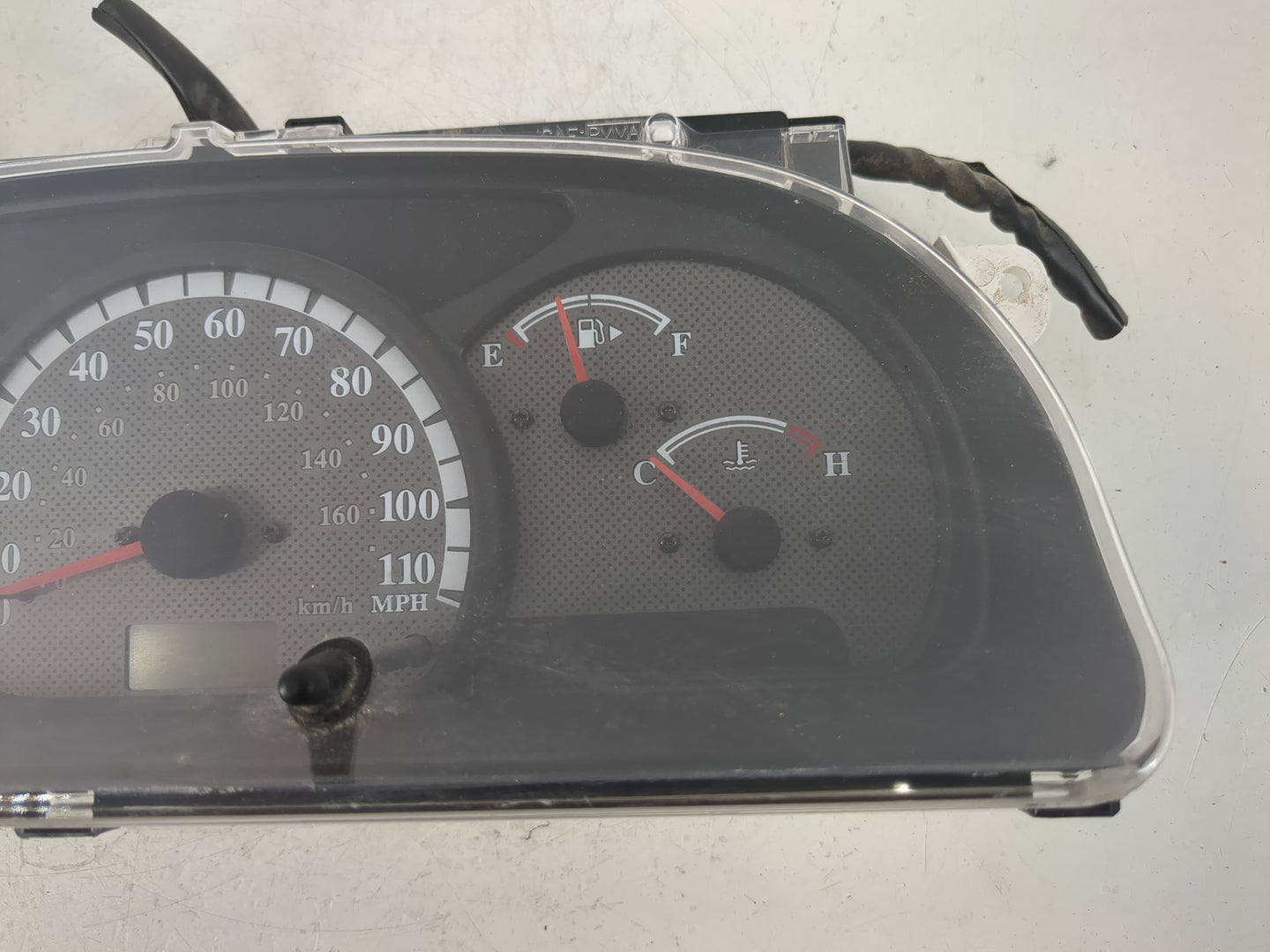 2002 Suzuki Xl-7 Instrument Cluster Speedometer Gauges P/N:257330-7960 Fits OEM Used Auto Parts - Oemusedautoparts1.com