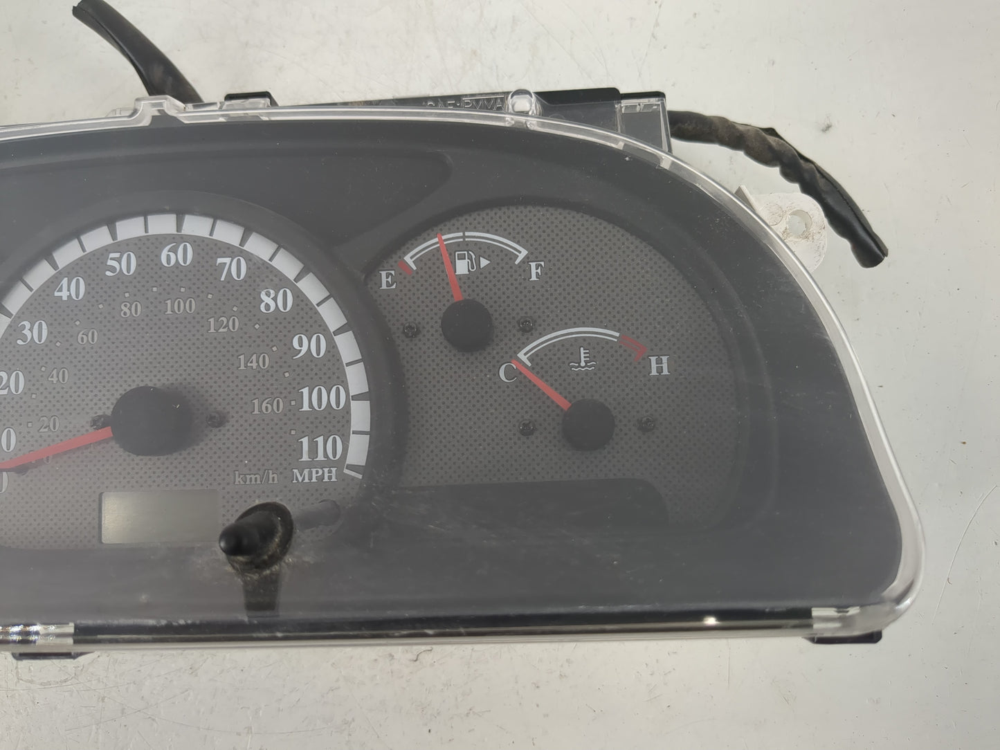 2002 Suzuki Xl-7 Instrument Cluster Speedometer Gauges P/N:257330-7960 Fits OEM Used Auto Parts - Oemusedautoparts1.com