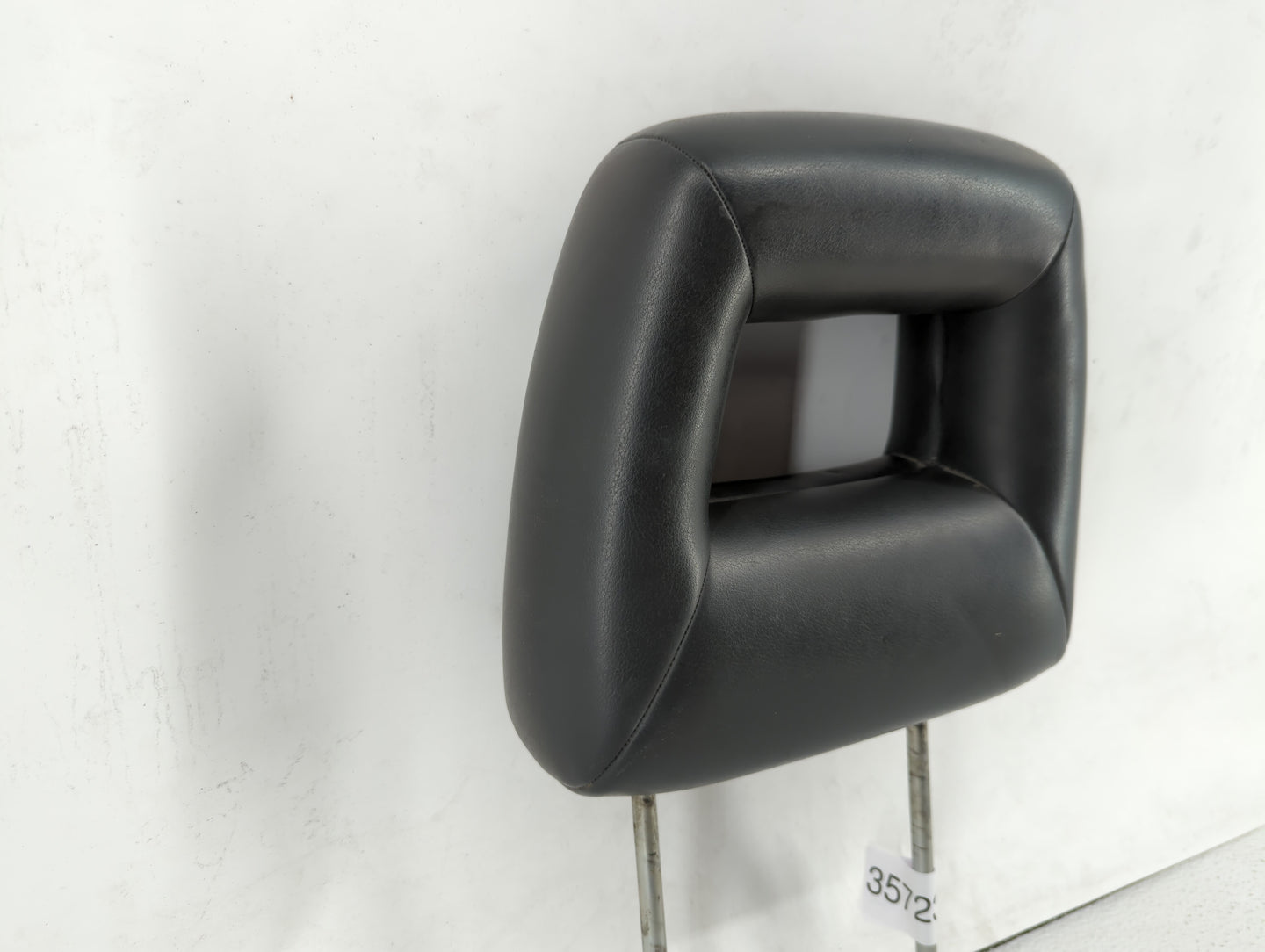 2002 Suzuki Xl-7 Headrest Head Rest Rear Seat Black - Oemusedautoparts1.com
