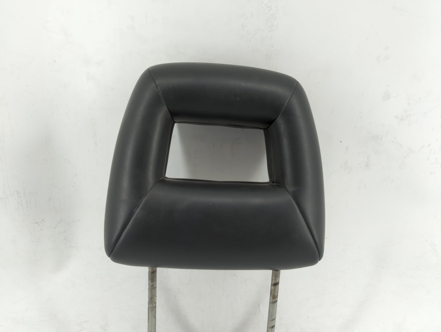 2002 Suzuki Xl-7 Headrest Head Rest Rear Seat Black - Oemusedautoparts1.com