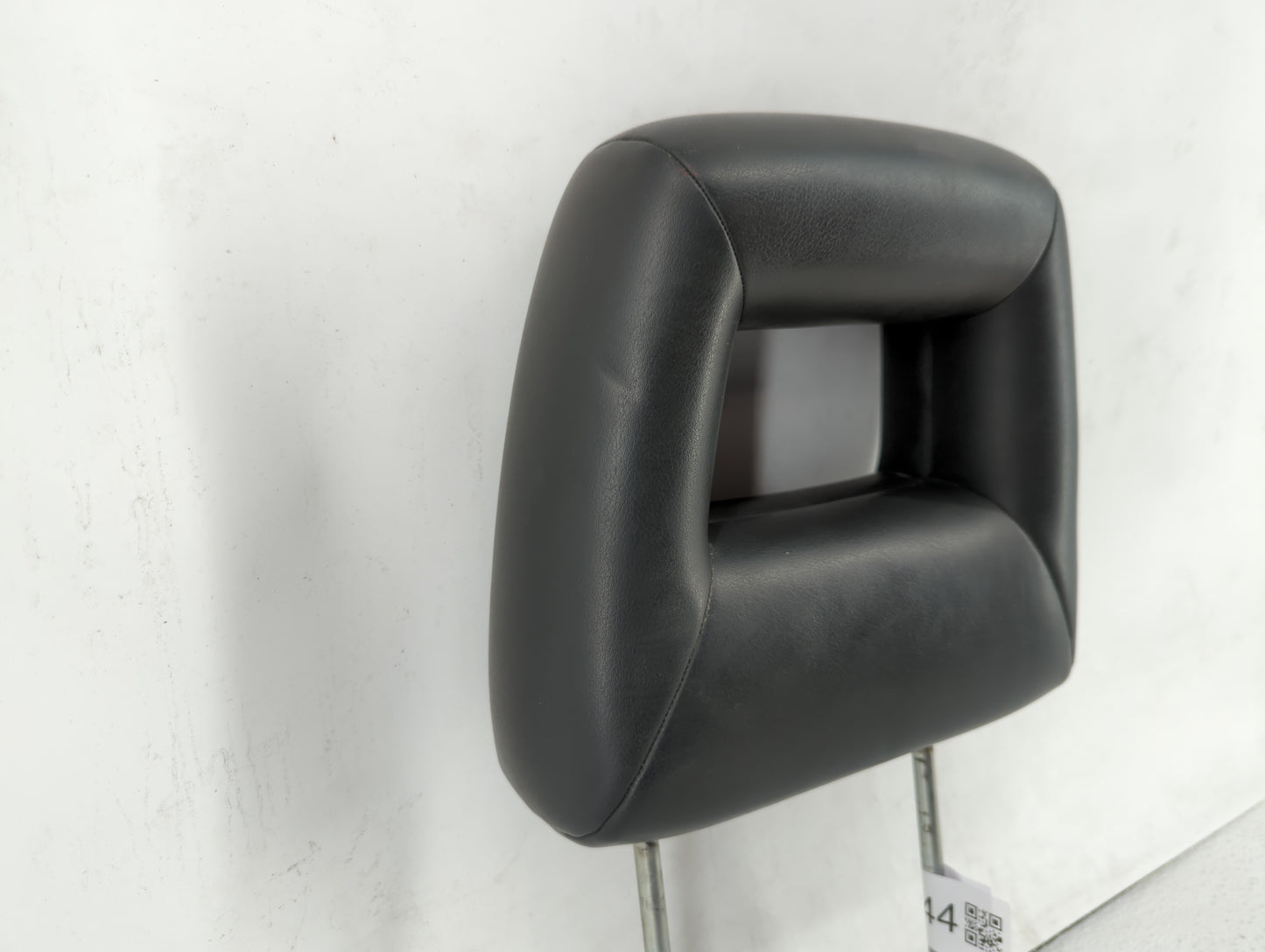 2002 Suzuki Xl-7 Headrest Head Rest Rear Seat Black - Oemusedautoparts1.com