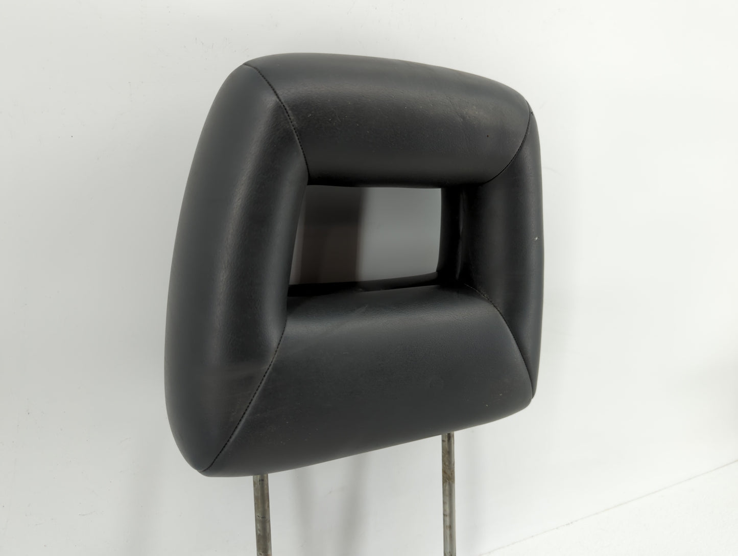 2002 Suzuki Xl-7 Headrest Head Rest Rear Seat Black - Oemusedautoparts1.com
