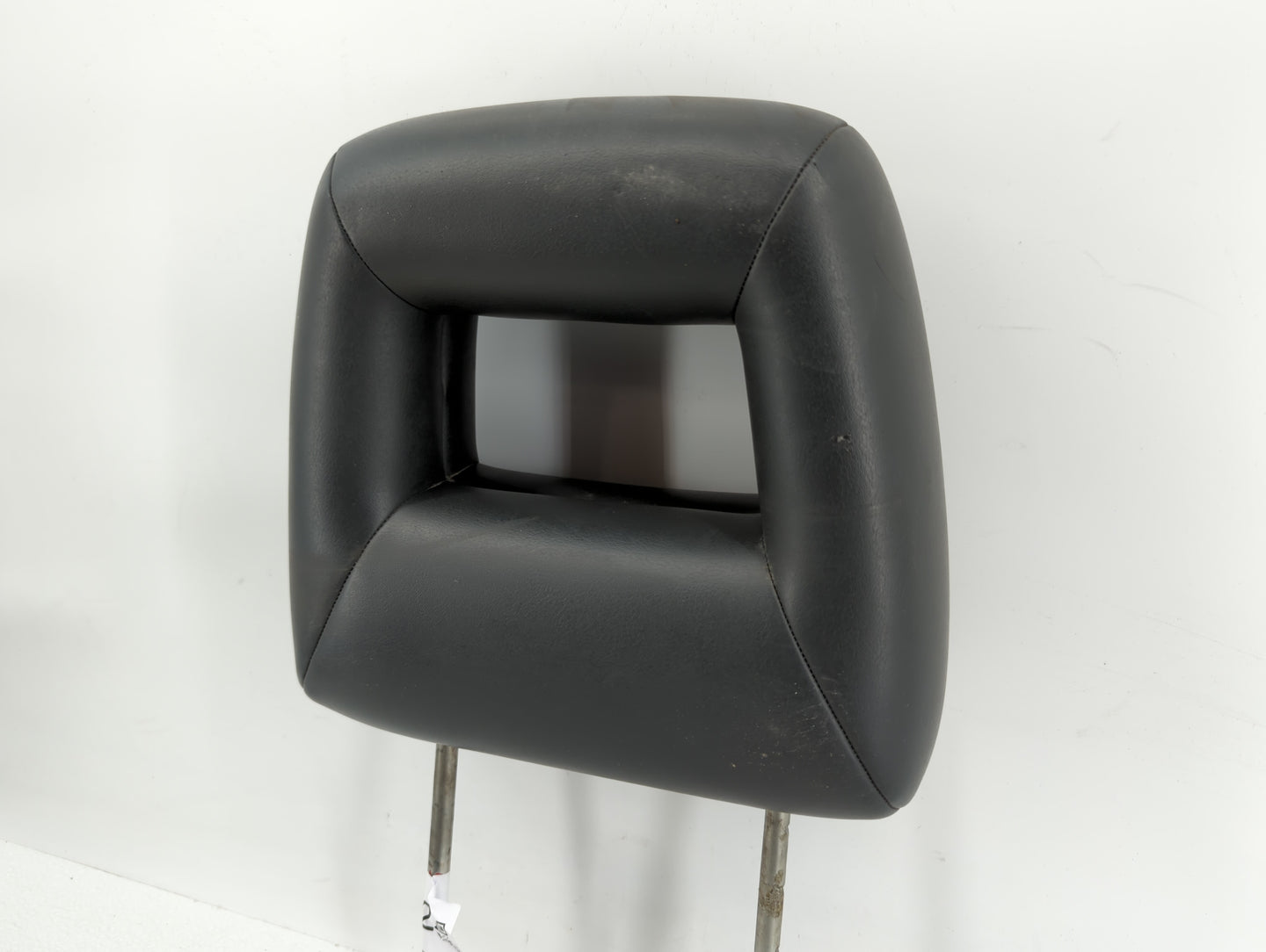 2002 Suzuki Xl-7 Headrest Head Rest Rear Seat Black - Oemusedautoparts1.com