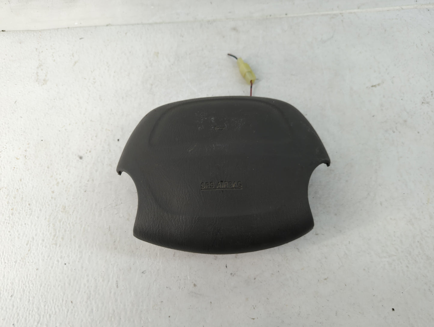 2002 Suzuki Xl-7 Air Bag Driver Left Knee OEM P/N:48150-52D00 Fits OEM Used Auto Parts - Oemusedautoparts1.com