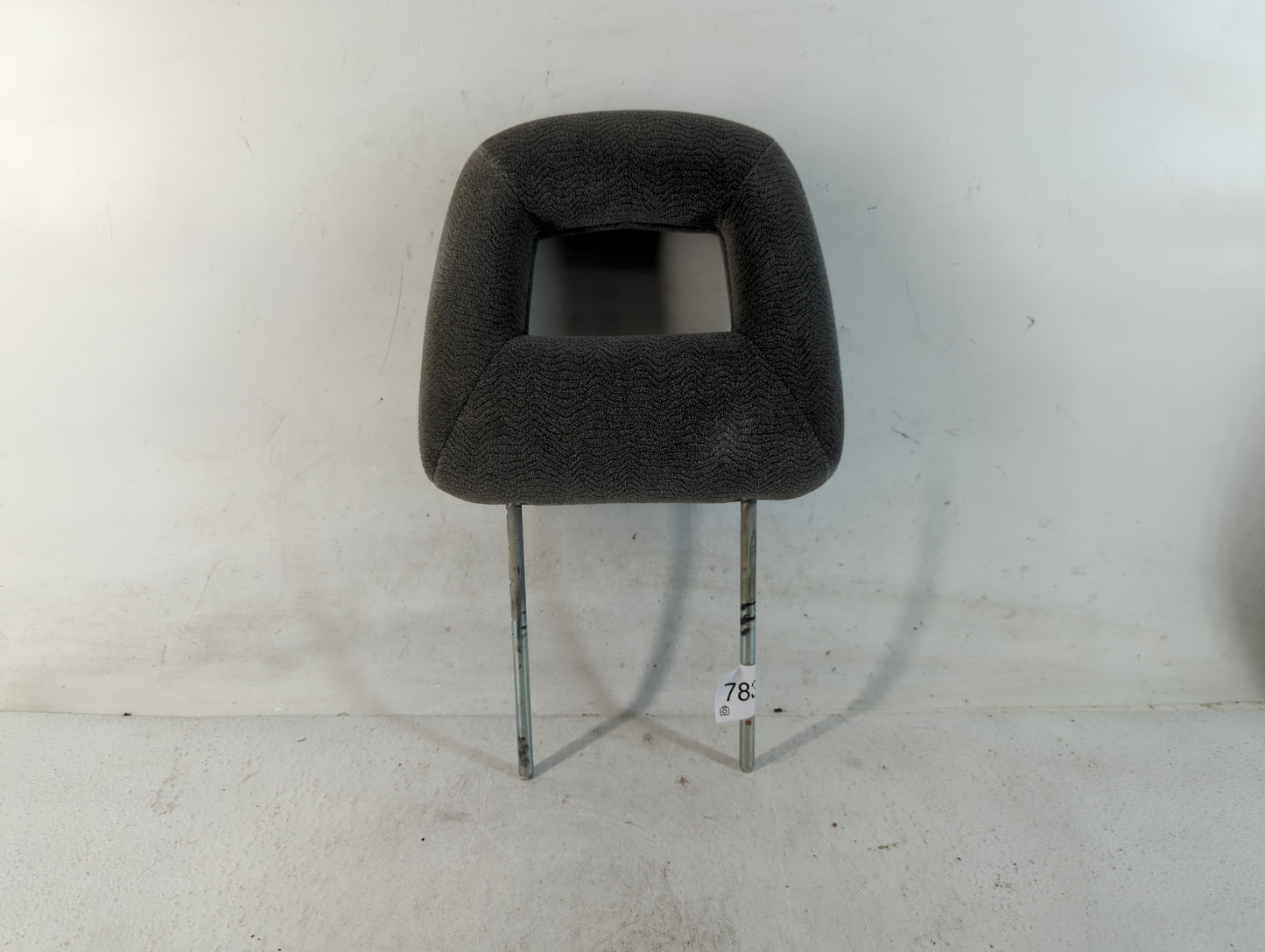2002 Suzuki Xl-7 Headrest Head Rest Front Driver Passenger Seat Fits OEM Used Auto Parts - Oemusedautoparts1.com