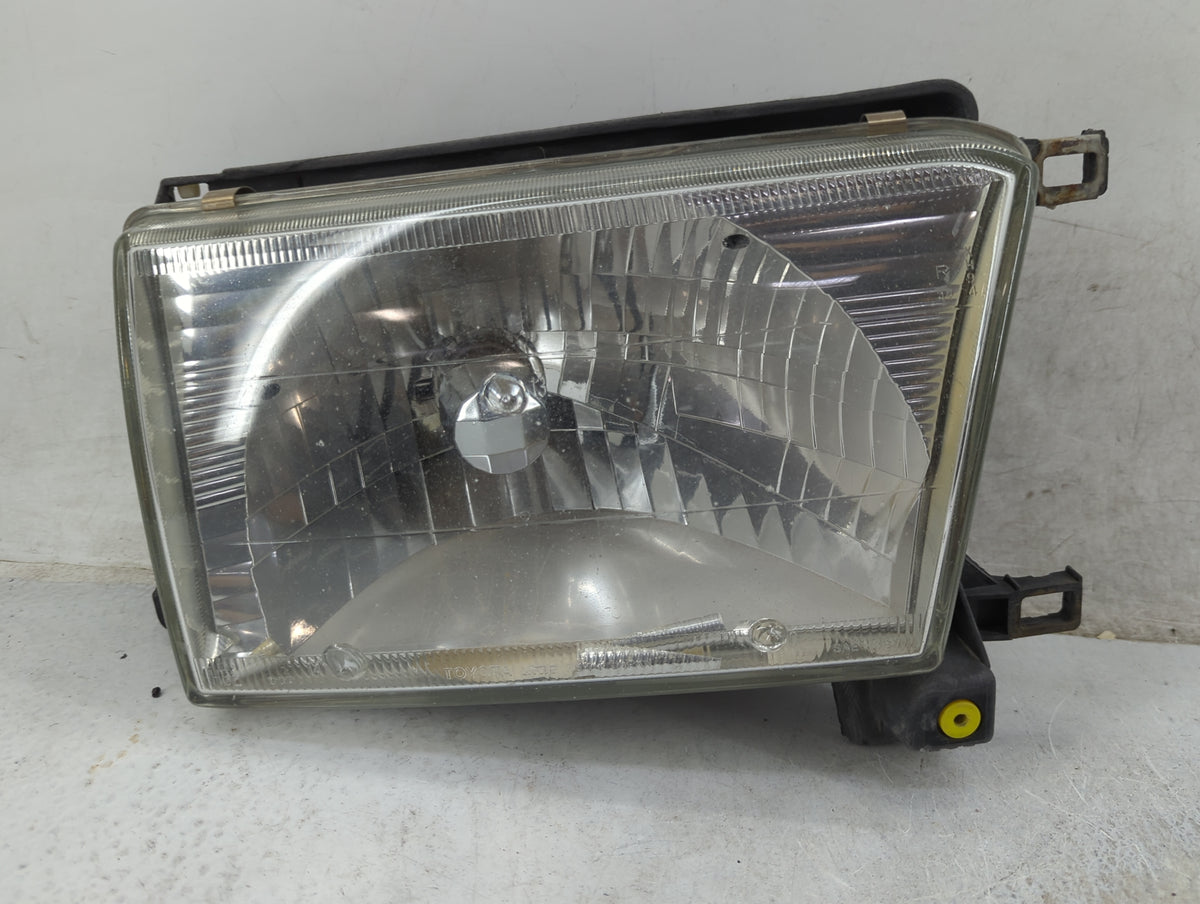 1999-2002 Toyota 4runner Passenger Right Oem Head Light Headlight Lamp - Oemusedautoparts1.com