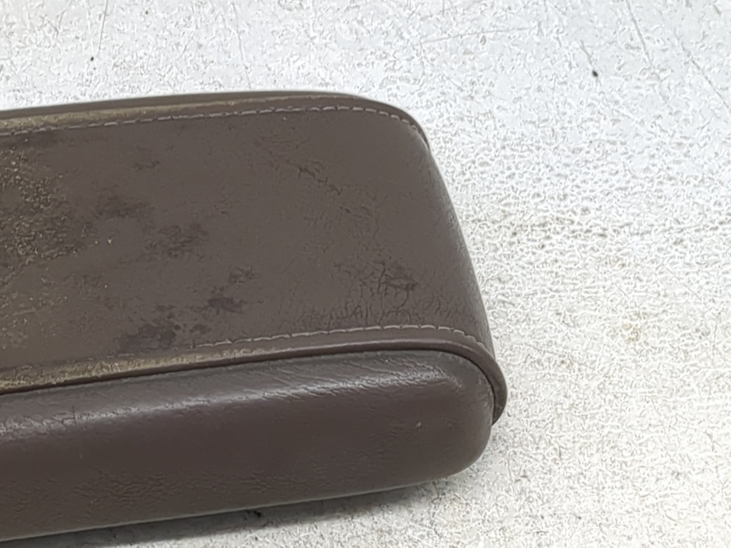 2002 Toyota 4runner Center Console Armrest Cover Lid Fits OEM Used Auto Parts - Oemusedautoparts1.com