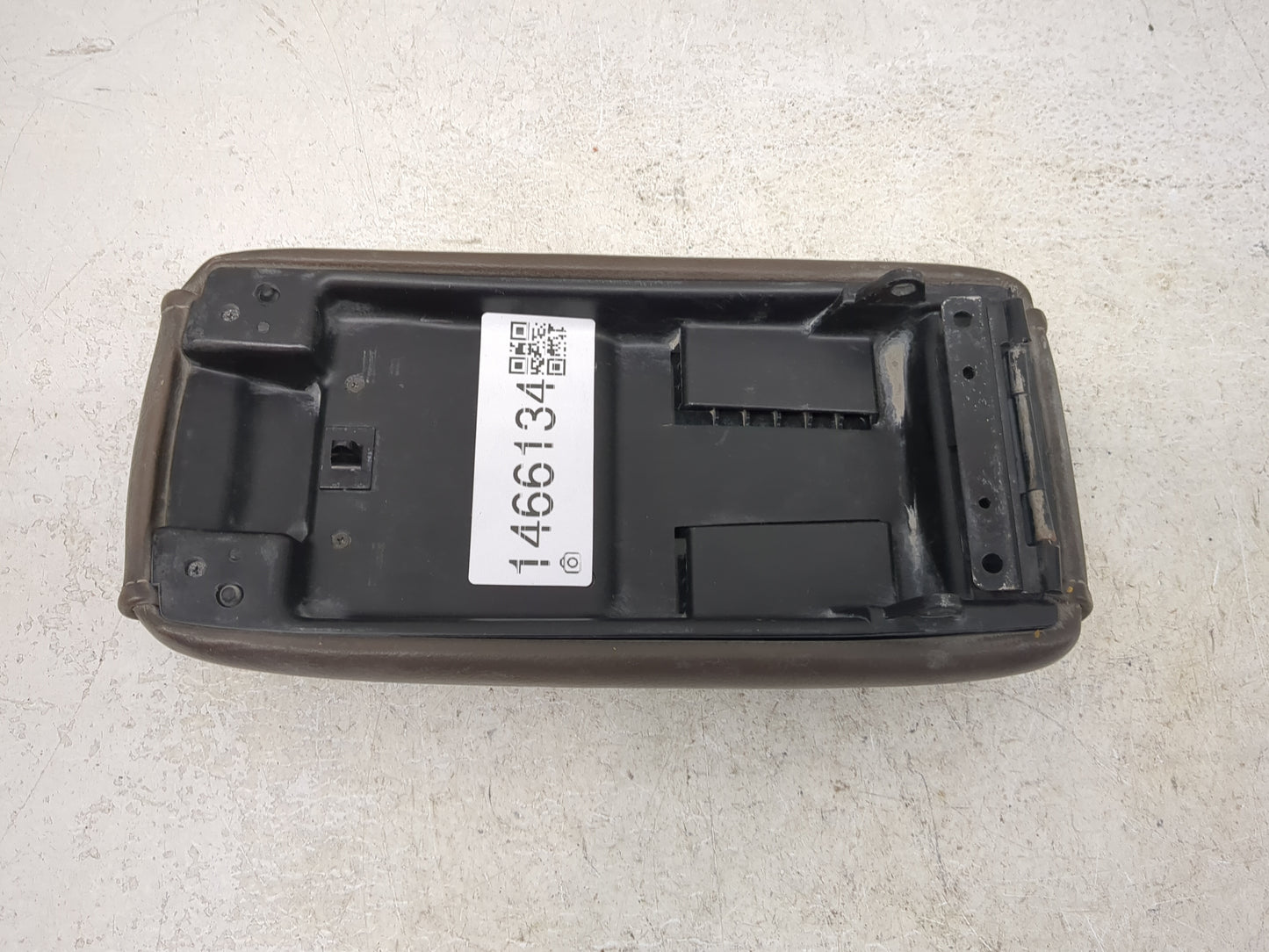 2002 Toyota 4runner Center Console Armrest Cover Lid Fits OEM Used Auto Parts - Oemusedautoparts1.com