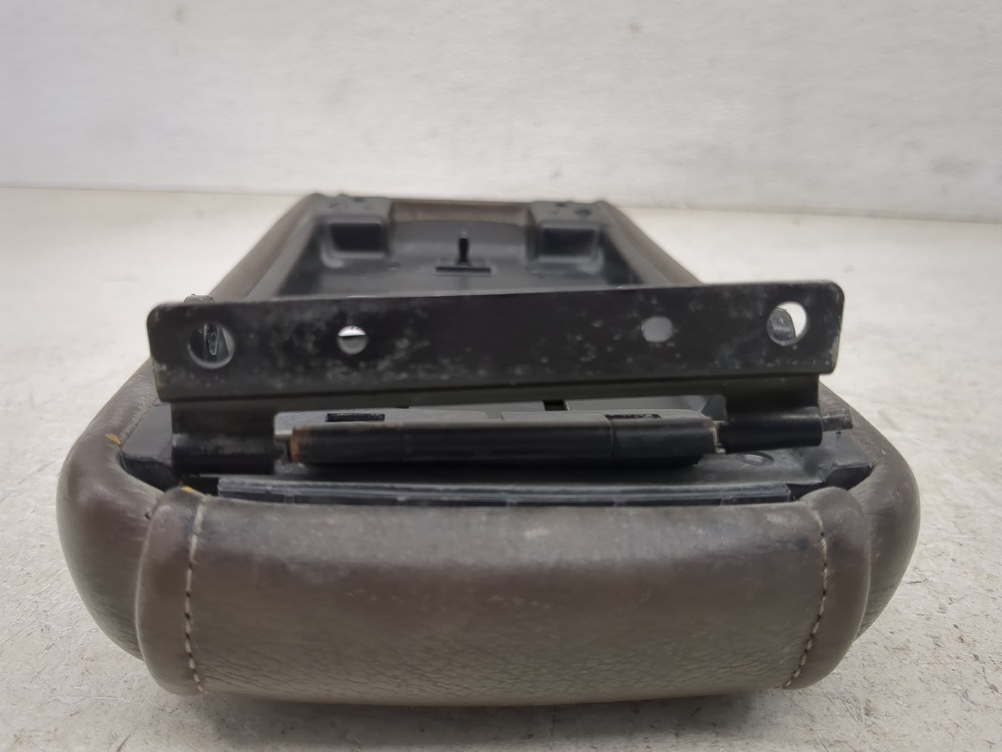 2002 Toyota 4runner Center Console Armrest Cover Lid Fits OEM Used Auto Parts - Oemusedautoparts1.com