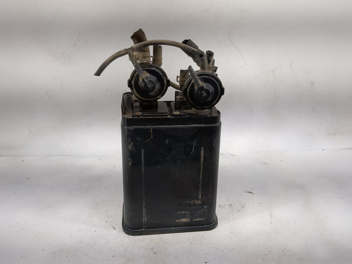 2002 Toyota 4runner Fuel Vapor Charcoal Canister - Oemusedautoparts1.com