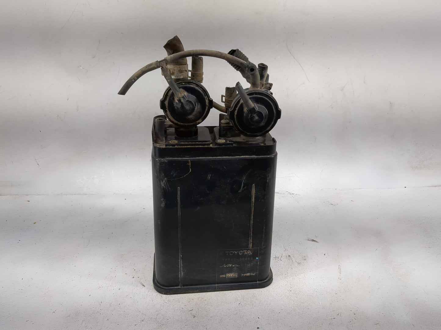 2002 Toyota 4runner Fuel Vapor Charcoal Canister - Oemusedautoparts1.com