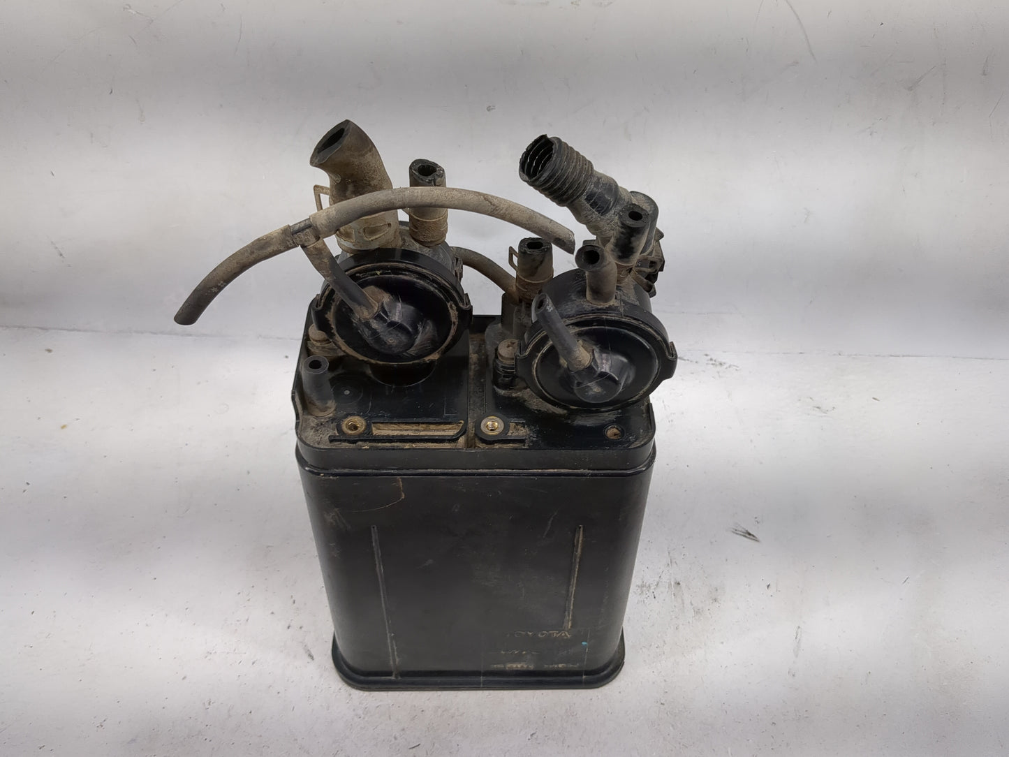 2002 Toyota 4runner Fuel Vapor Charcoal Canister - Oemusedautoparts1.com