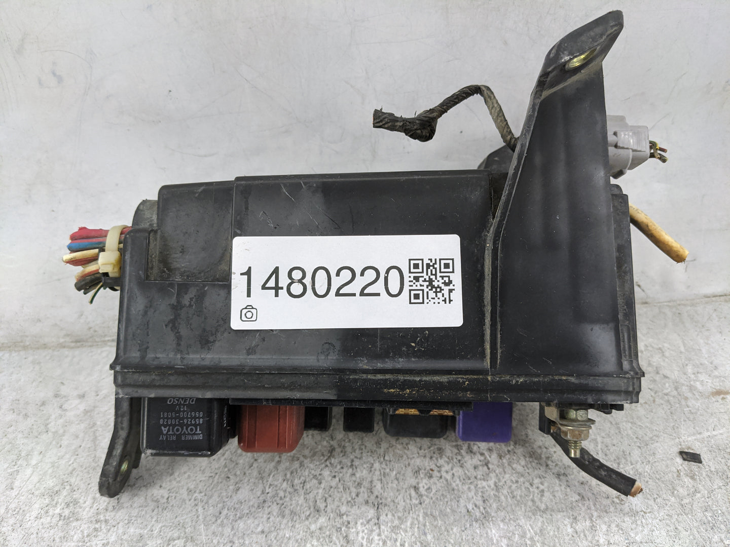 2000-2002 Toyota 4runner Fusebox Fuse Box Panel Relay Module P/N:90987-02006 056700-6912, 82626-30020 Fits Fits 2000 2001 20