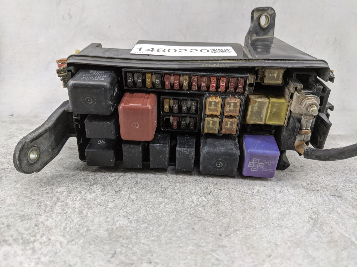 2000-2002 Toyota 4runner Fusebox Fuse Box Panel Relay Module P/N:90987-02006 056700-6912, 82626-30020 Fits Fits 2000 2001 20
