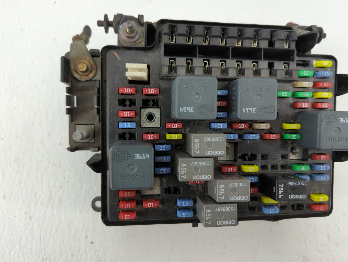 2002 Toyota Avalon Fusebox Fuse Box Panel Relay Module P/N:15328806-05 Fits OEM Used Auto Parts - Oemusedautoparts1.com