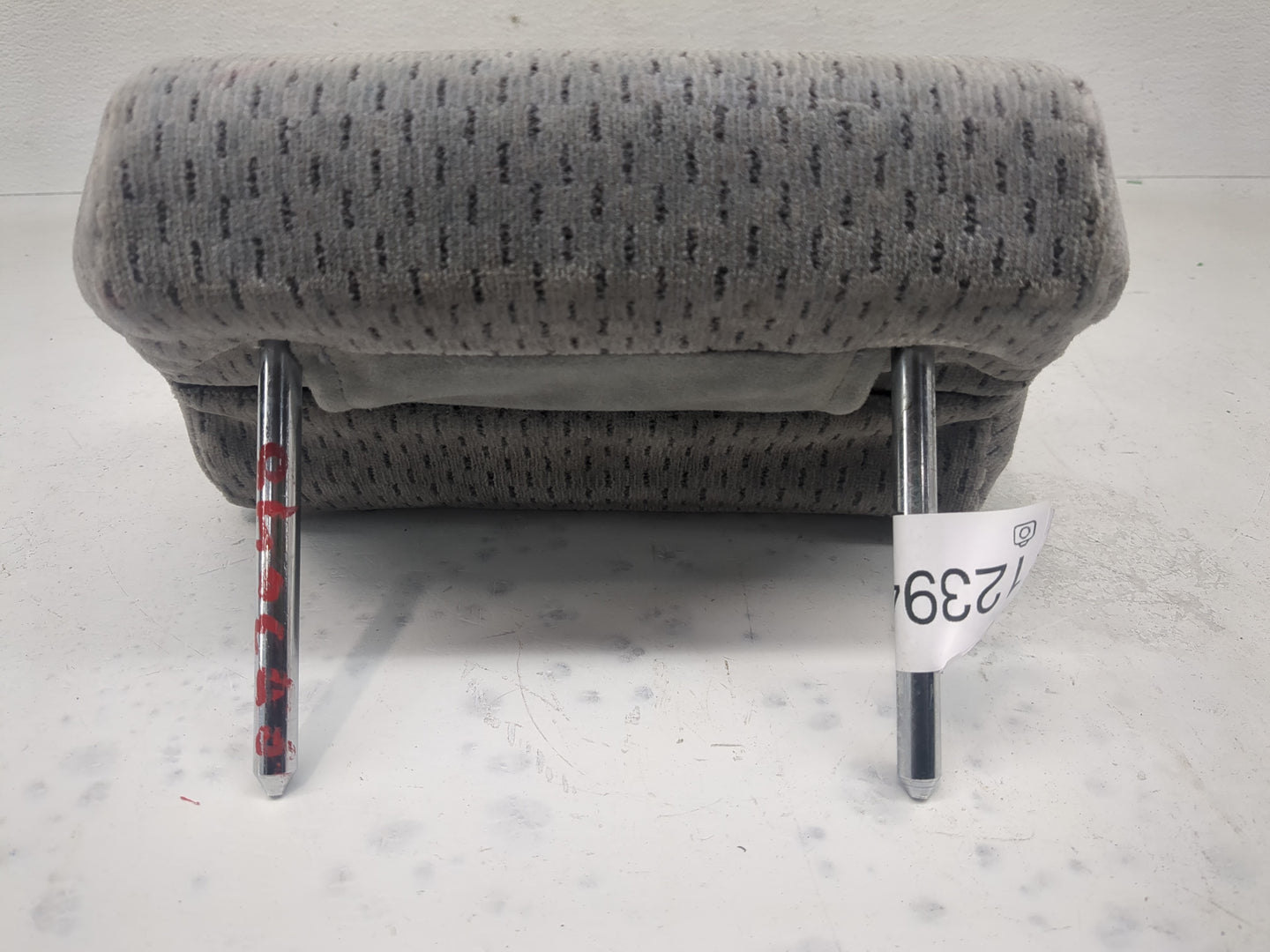 2002 Toyota Camry Headrest Head Rest Rear Center Seat Fits OEM Used Auto Parts - Oemusedautoparts1.com