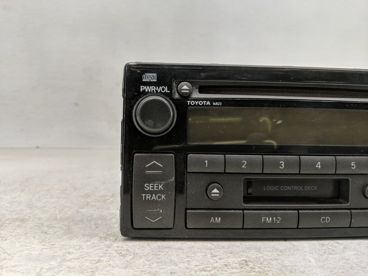 2002-2004 Toyota Camry Radio AM FM Cd Player Receiver Replacement P/N:86120-AA040 Fits Fits 2002 2003 2004 OEM Used Auto Par