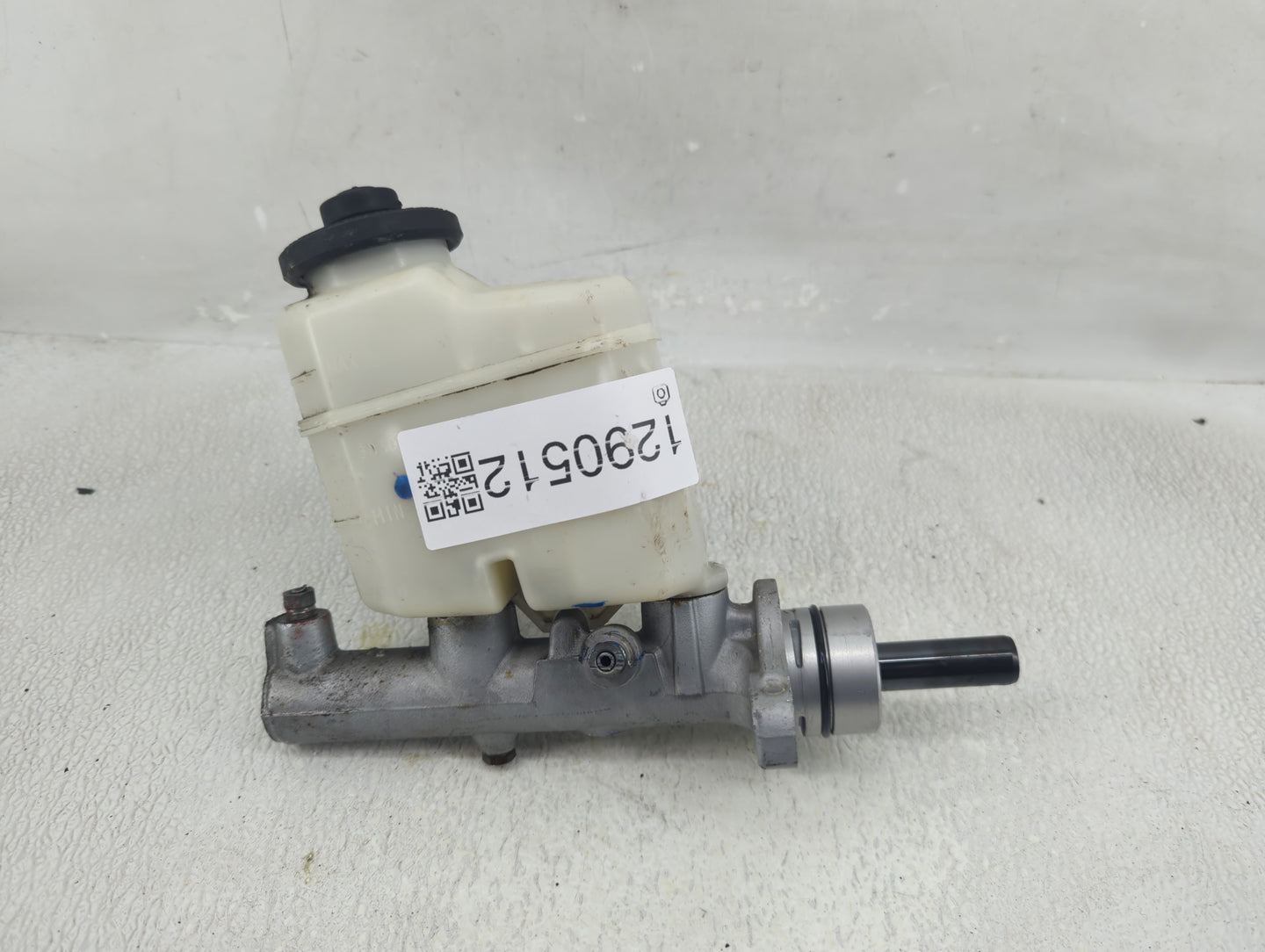 2002-2006 Toyota Camry Brake Master Cylinder 1290512 - Oemusedautoparts1.com