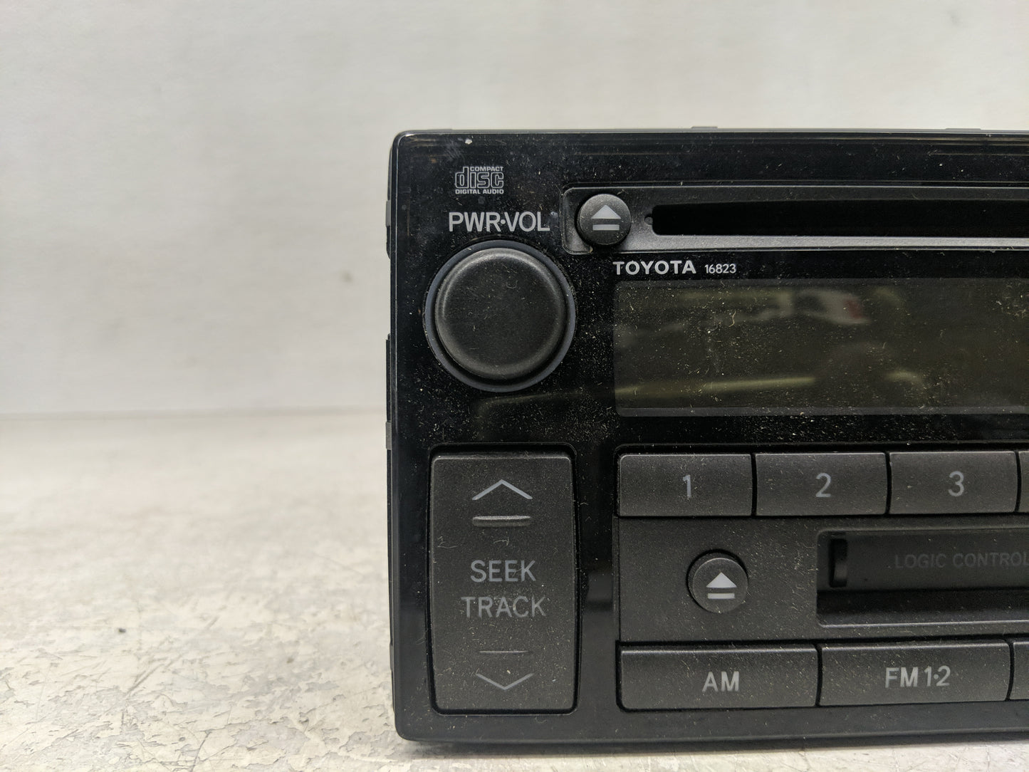 2002-2004 Toyota Camry Radio AM FM Cd Player Receiver Replacement P/N:86120-AA040 Fits Fits 2002 2003 2004 OEM Used Auto Par