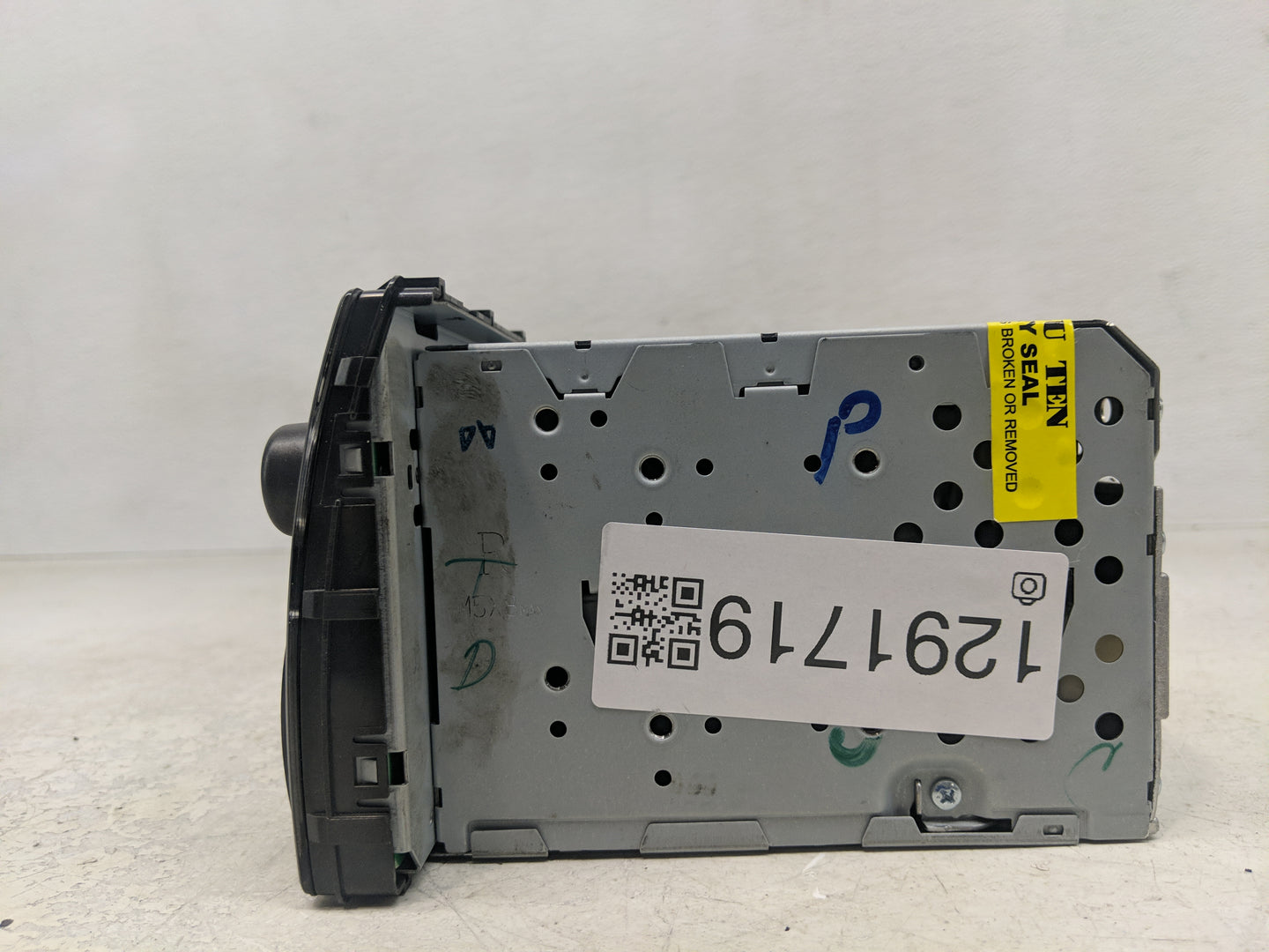 2002-2004 Toyota Camry Radio AM FM Cd Player Receiver Replacement P/N:86120-AA040 Fits Fits 2002 2003 2004 OEM Used Auto Par