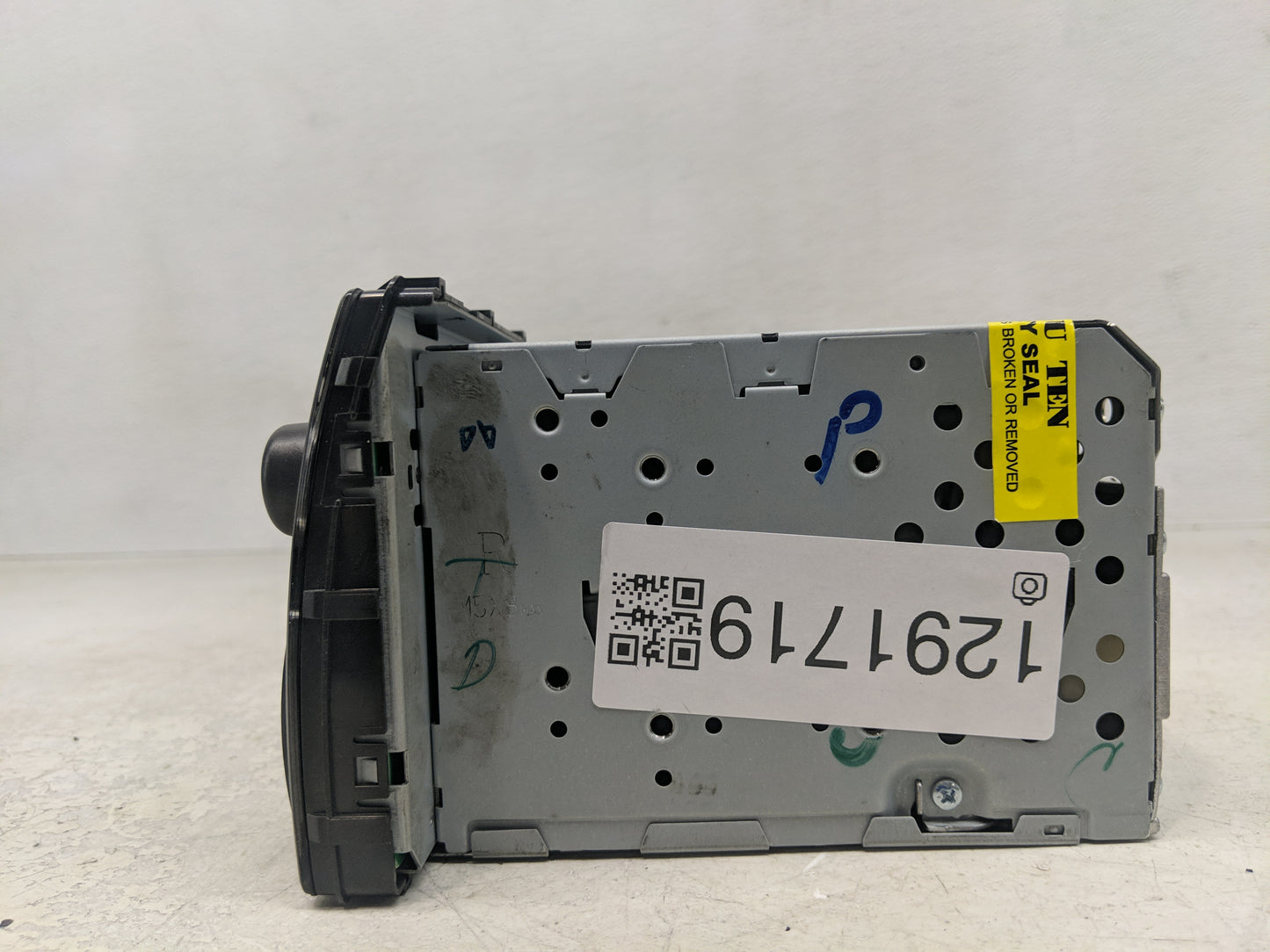 2002-2004 Toyota Camry Radio AM FM Cd Player Receiver Replacement P/N:86120-AA040 Fits Fits 2002 2003 2004 OEM Used Auto Par