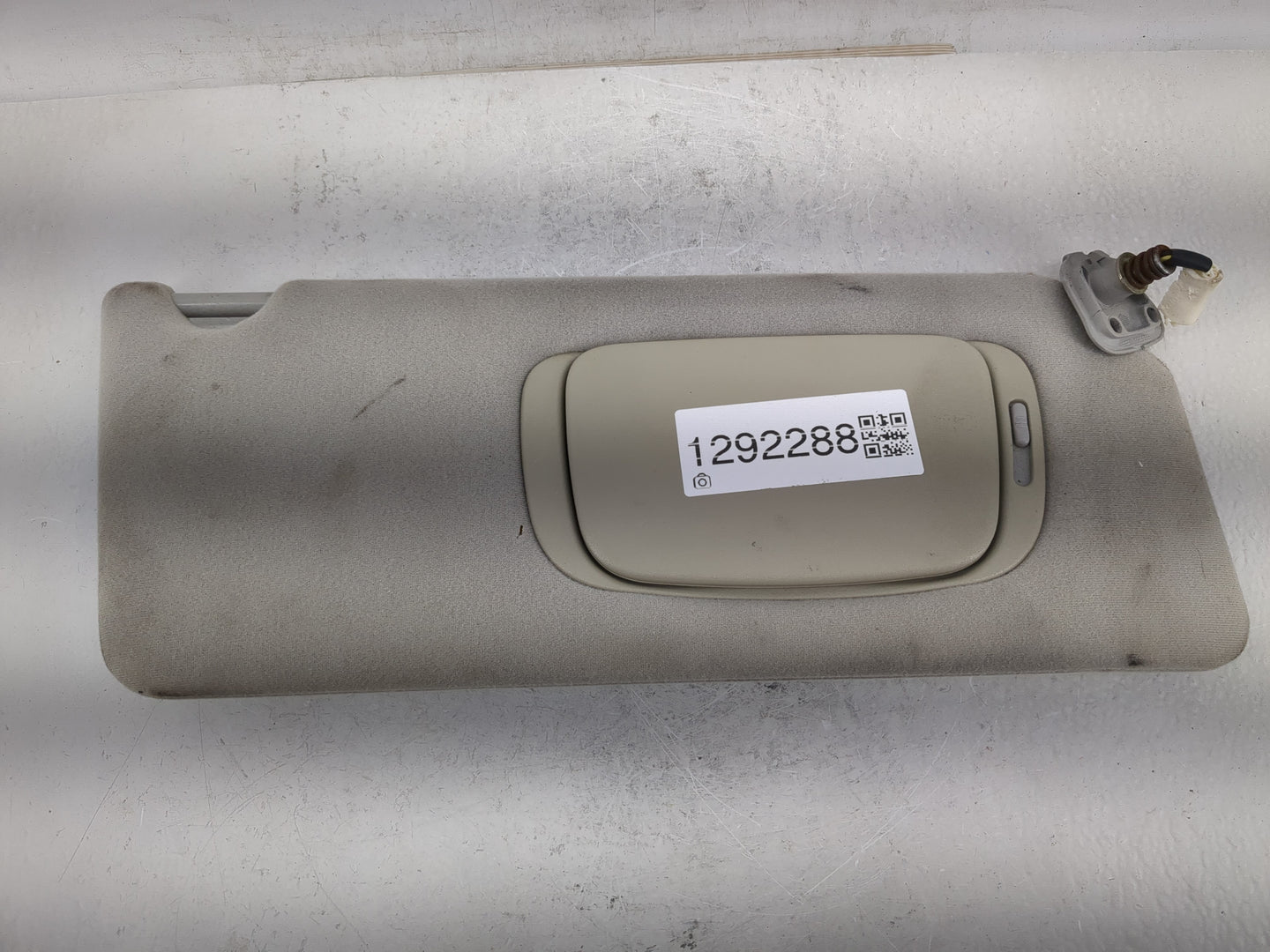 2002-2004 Toyota Camry Sun Visor Shade Replacement Passenger Right Mirror Fits Fits 2002 2003 2004 OEM Used Auto Parts - Oem