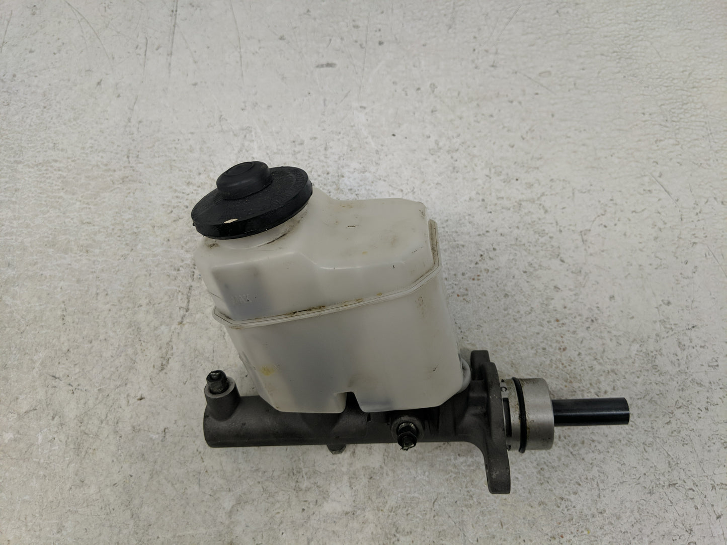 2002-2006 Toyota Camry Brake Master Cylinder 1301900 - Oemusedautoparts1.com