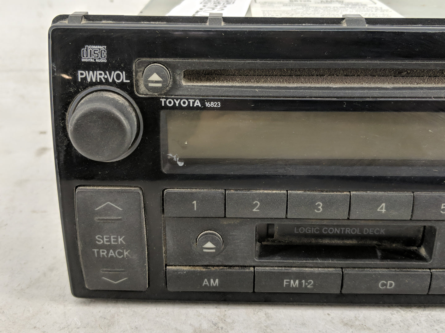 2002-2004 Toyota Camry Radio AM FM Cd Player Receiver Replacement P/N:86120-AA040 Fits Fits 2002 2003 2004 OEM Used Auto Par
