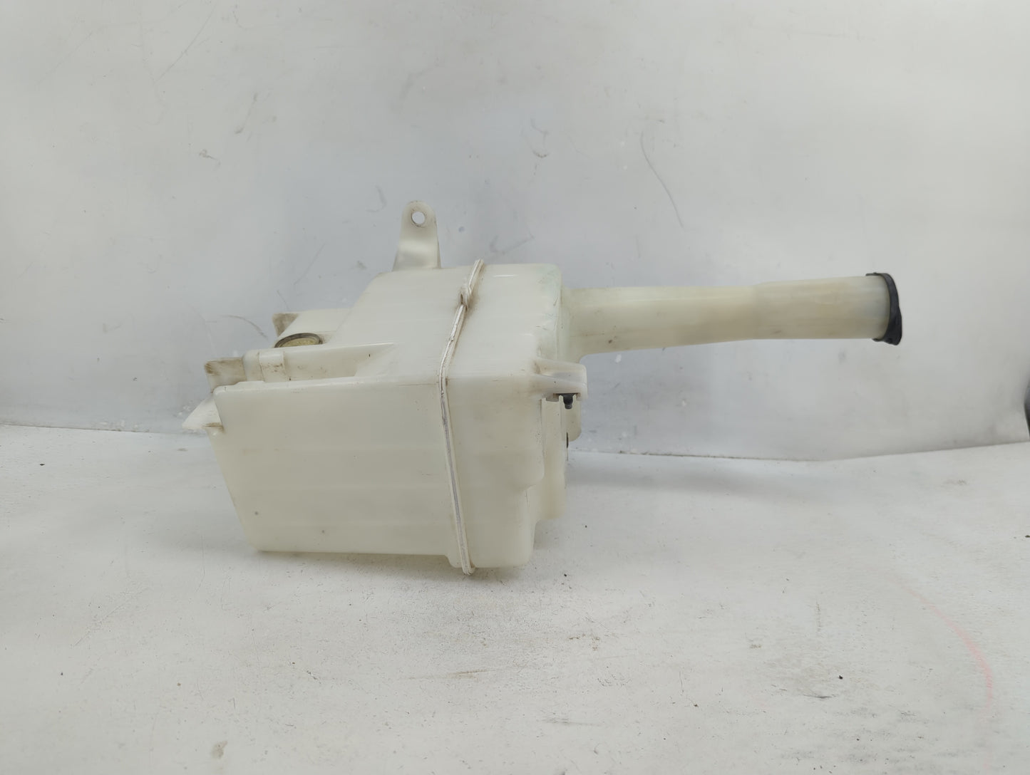 2002-2006 Toyota Camry Windshield Washer Fluid Reservoir Bottle 1376215 - Oemusedautoparts1.com