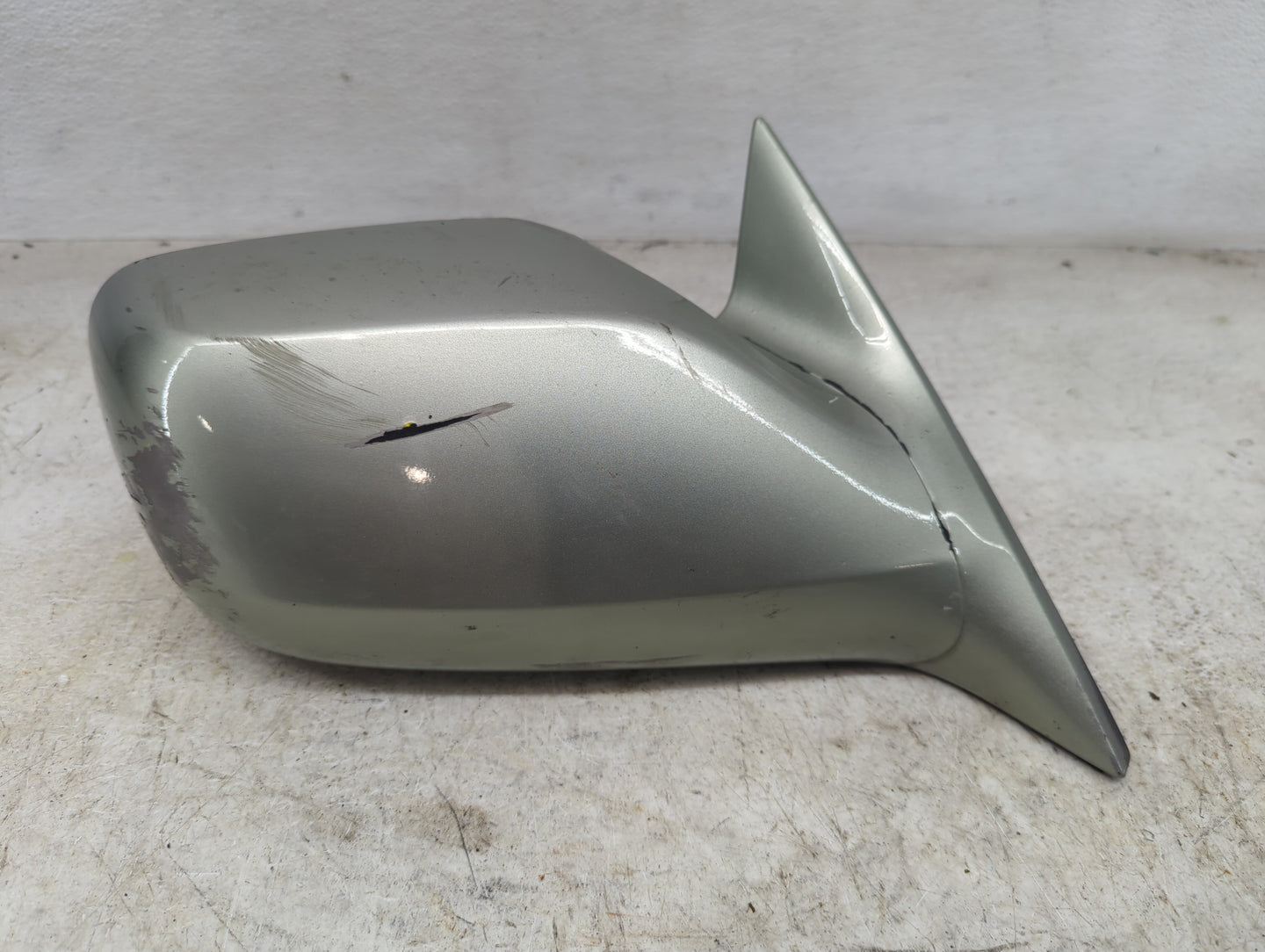 2002-2006 Toyota Camry Passenger Side View Mirror - Right Door Mirror OEM Used - Oemusedautoparts1.com