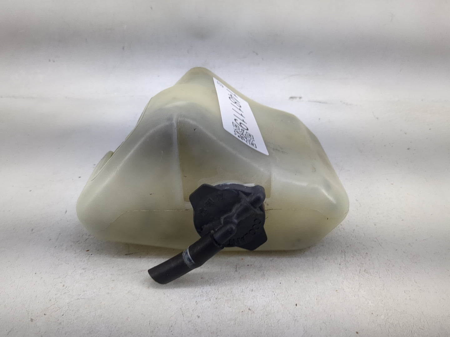 2002 Toyota Camry Radiator Coolant Overflow Expansion Tank Bottle - Oemusedautoparts1.com