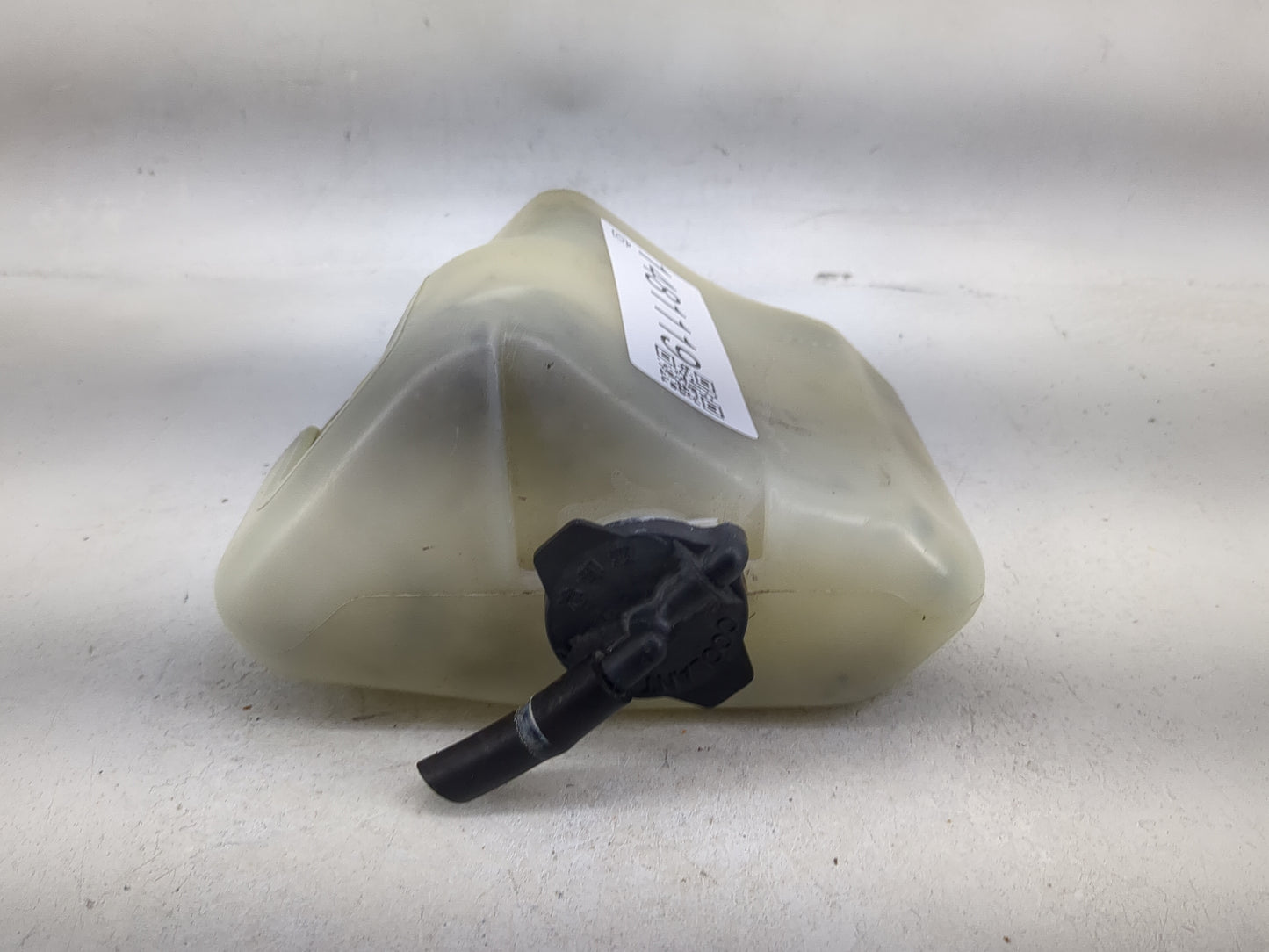 2002 Toyota Camry Radiator Coolant Overflow Expansion Tank Bottle - Oemusedautoparts1.com