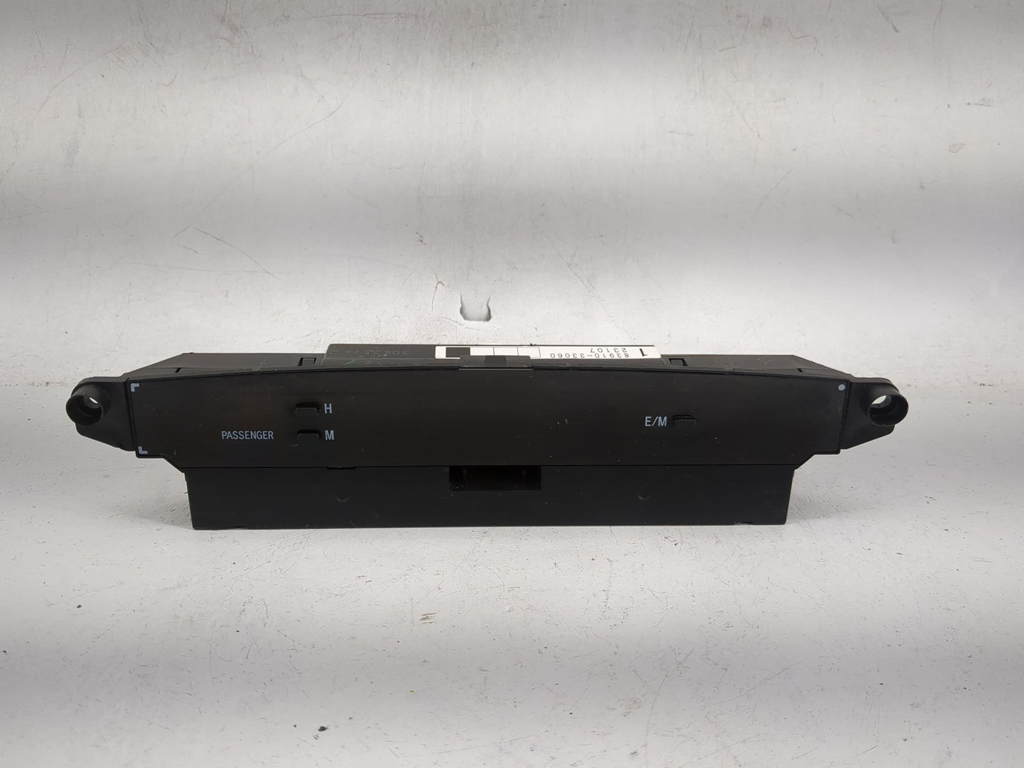 2002 Toyota Camry Digitial Dash Clock P/N:83910-33060 Fits OEM Used Auto Parts - Oemusedautoparts1.com
