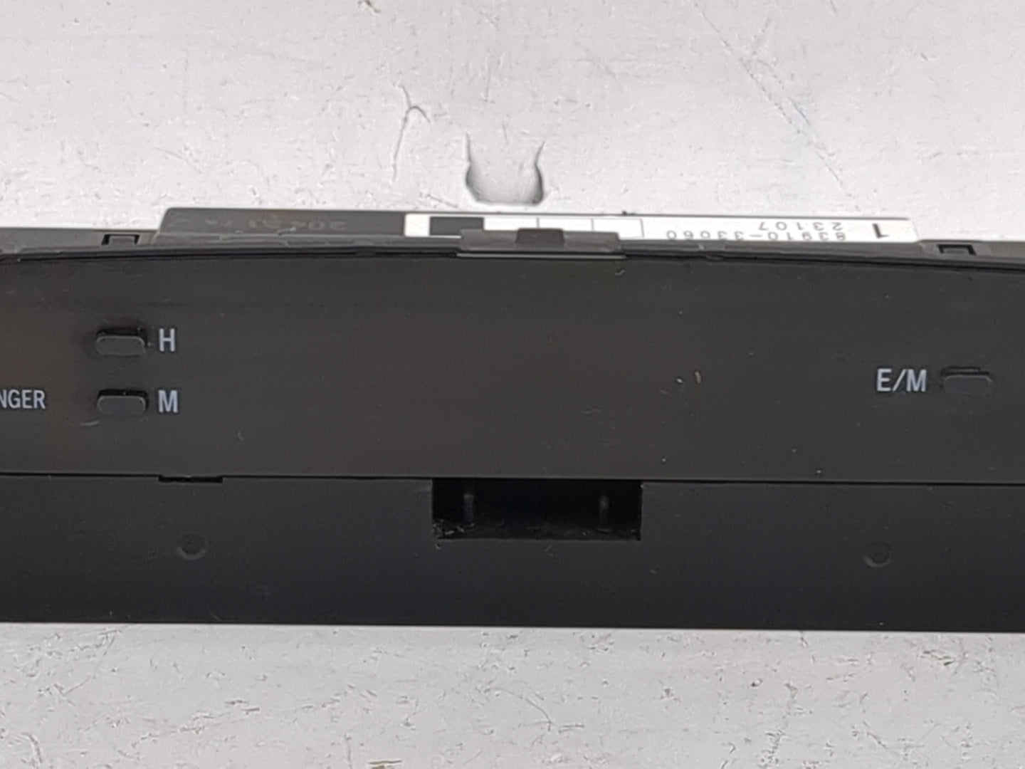2002 Toyota Camry Digitial Dash Clock P/N:83910-33060 Fits OEM Used Auto Parts - Oemusedautoparts1.com