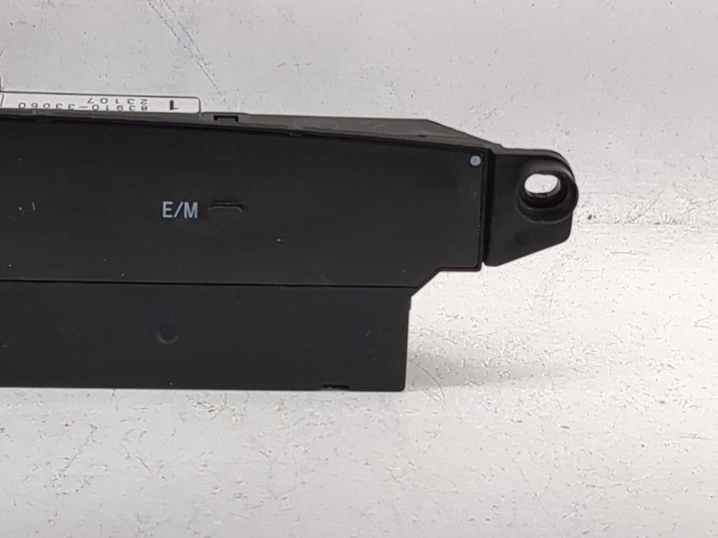 2002 Toyota Camry Digitial Dash Clock P/N:83910-33060 Fits OEM Used Auto Parts - Oemusedautoparts1.com