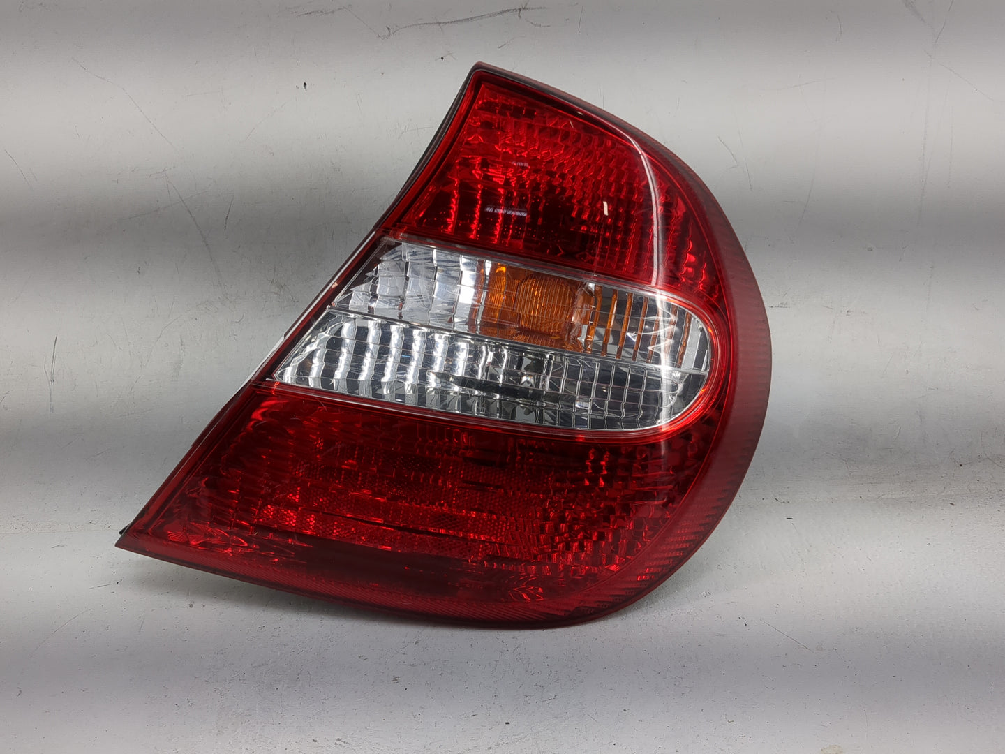 2002-2004 Toyota Camry Tail Light Assembly Passenger Right OEM Fits Fits 2002 2003 2004 OEM Used Auto Parts - Oemusedautopar