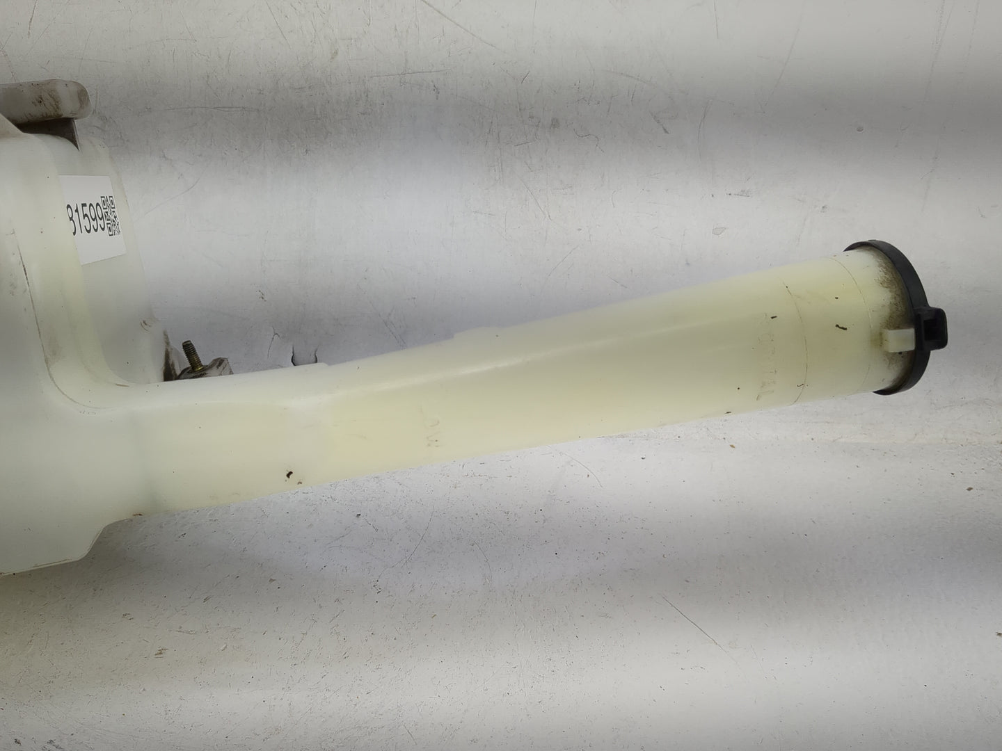 2002 Toyota Camry Windshield Washer Fluid Reservoir Bottle - Oemusedautoparts1.com