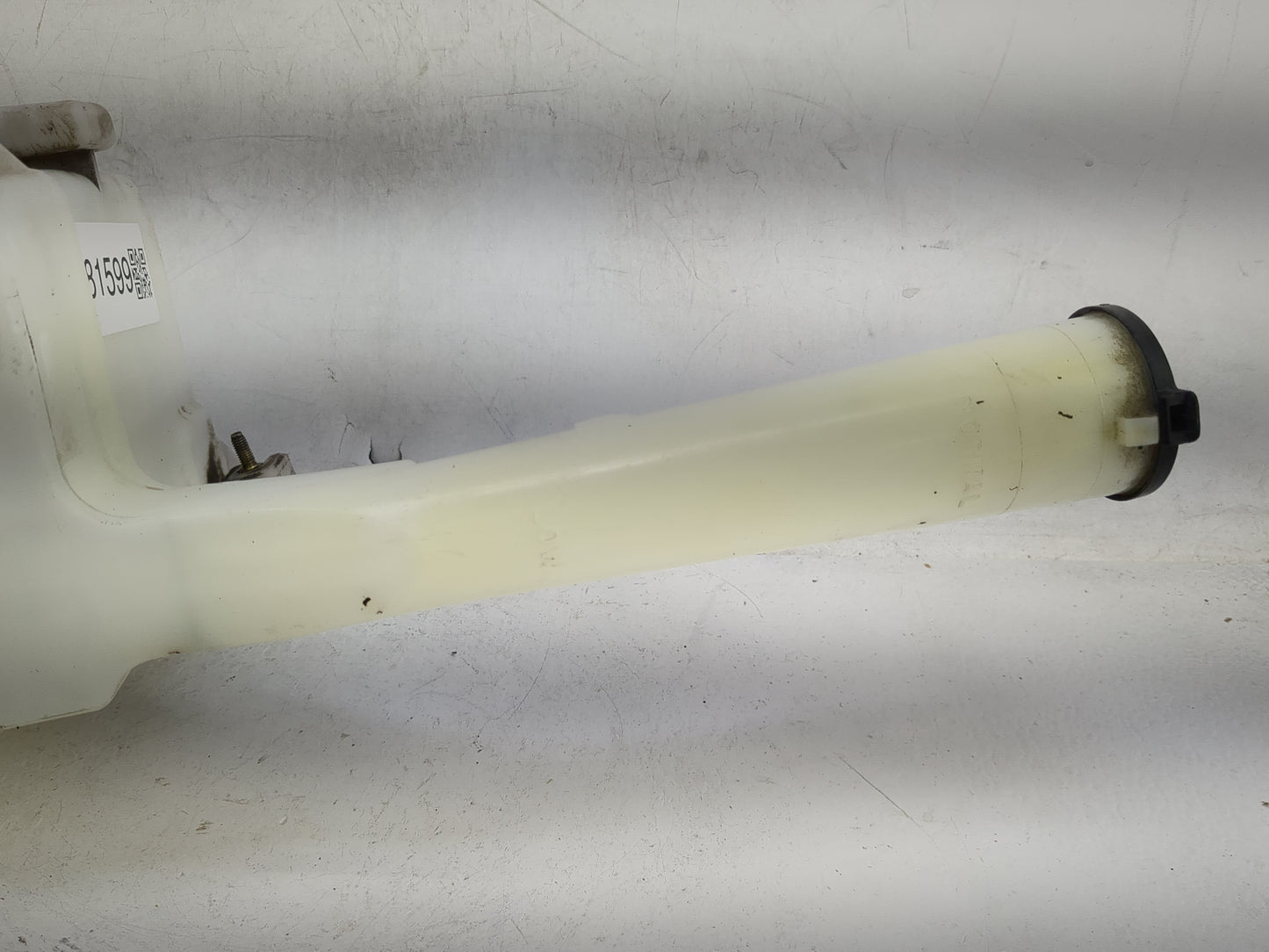 2002 Toyota Camry Windshield Washer Fluid Reservoir Bottle - Oemusedautoparts1.com