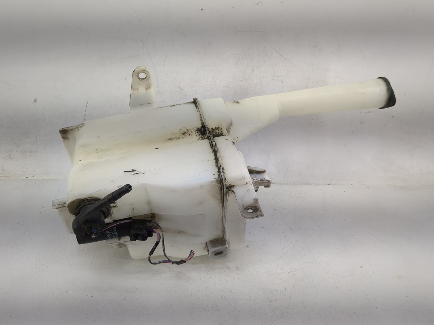 2002 Toyota Camry Windshield Washer Fluid Reservoir Bottle - Oemusedautoparts1.com