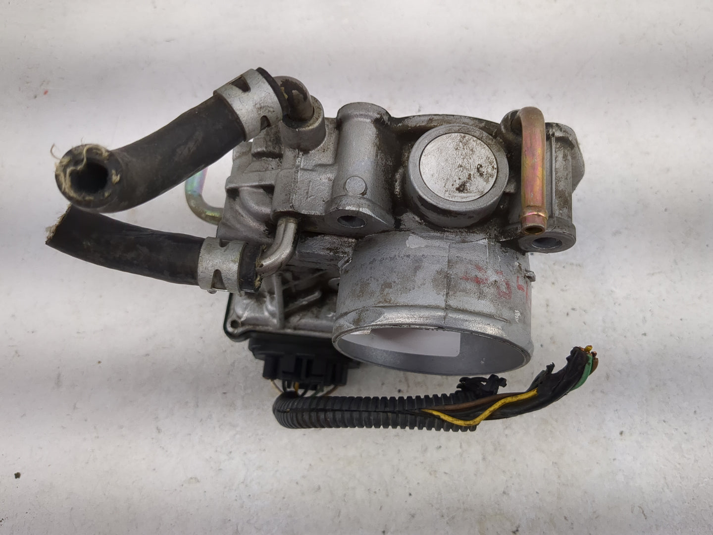 2002-2003 Toyota Camry Throttle Body P/N:22030-0H010 Fits Fits 2002 2003 OEM Used Auto Parts - Oemusedautoparts1.com