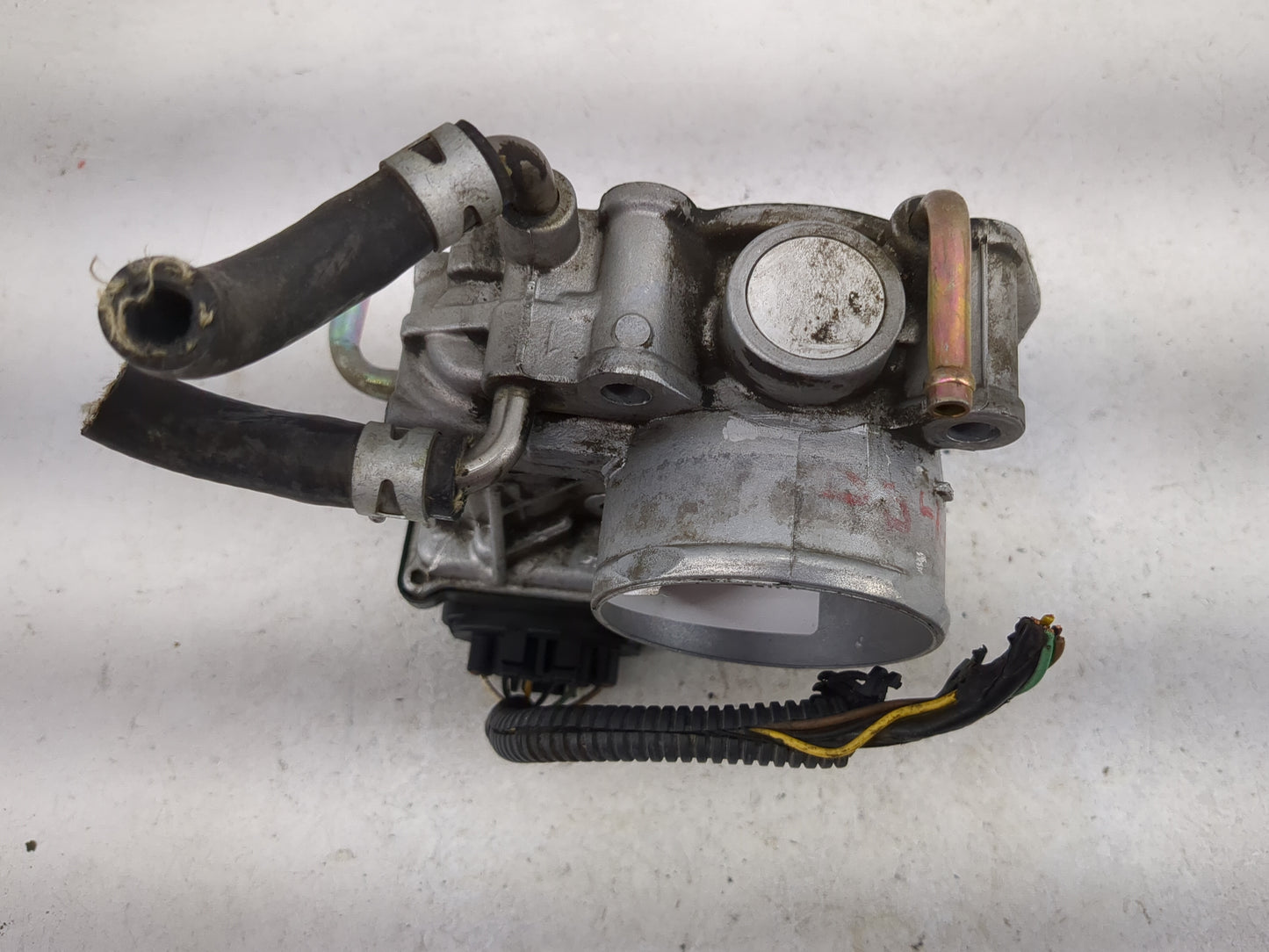 2002-2003 Toyota Camry Throttle Body P/N:22030-0H010 Fits Fits 2002 2003 OEM Used Auto Parts - Oemusedautoparts1.com