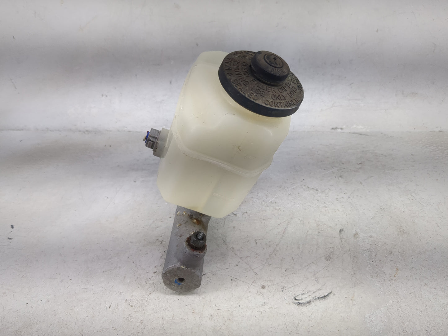 2002 Toyota Camry Brake Master Cylinder - Oemusedautoparts1.com