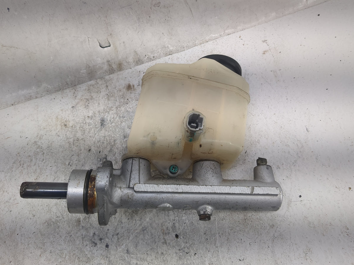 2002 Toyota Camry Brake Master Cylinder 1497019 - Oemusedautoparts1.com