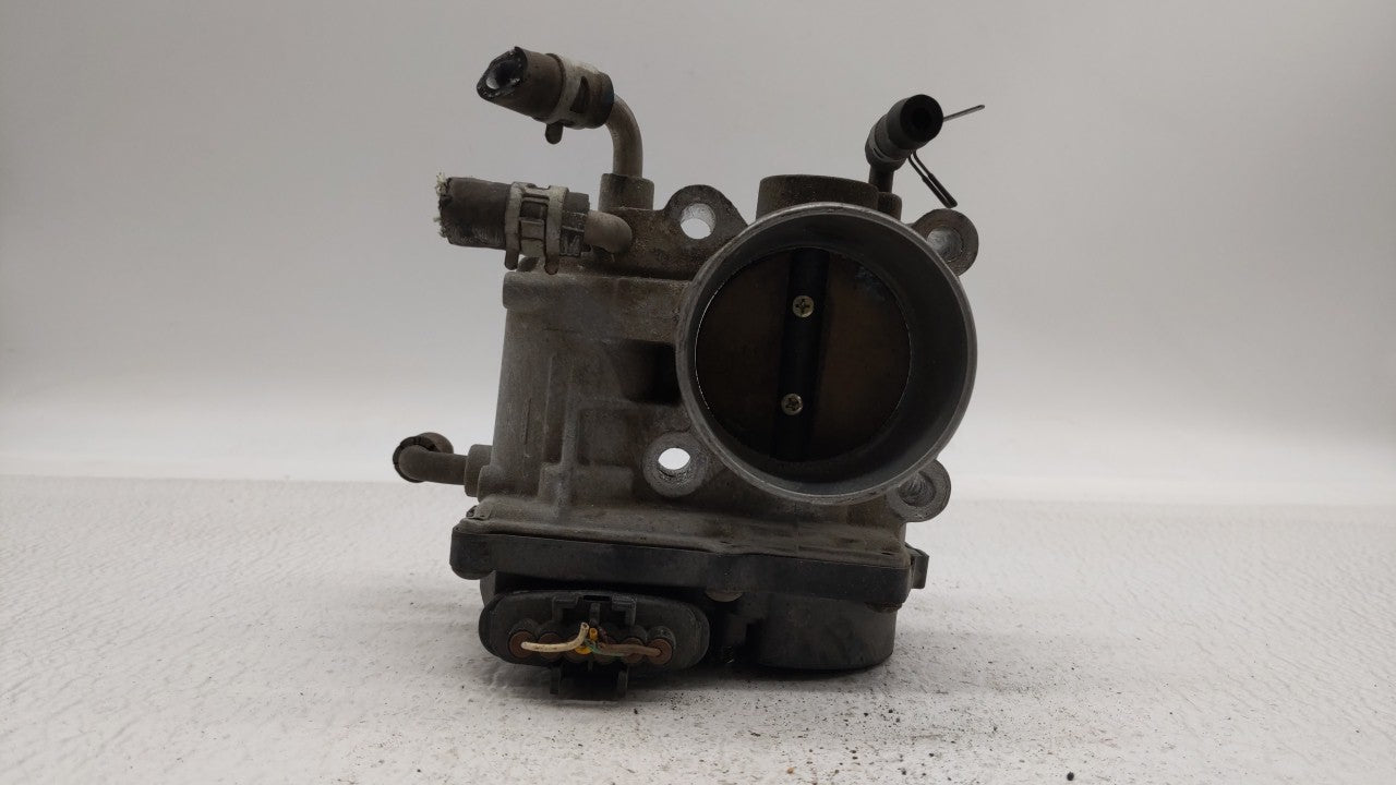 2002-2003 Toyota Camry Throttle Body P/N:22030-0H010 Fits Fits 2002 2003 OEM Used Auto Parts - Oemusedautoparts1.com