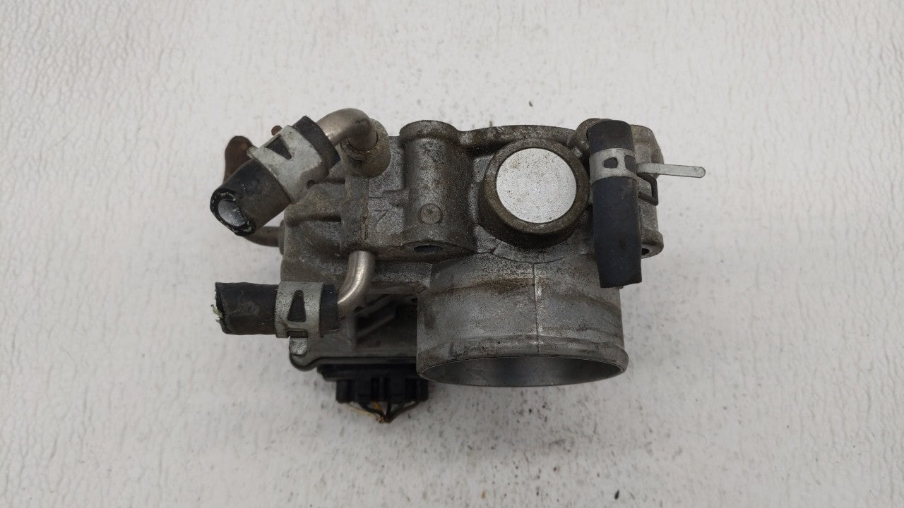 2002-2003 Toyota Camry Throttle Body P/N:22030-0H010 Fits Fits 2002 2003 OEM Used Auto Parts - Oemusedautoparts1.com