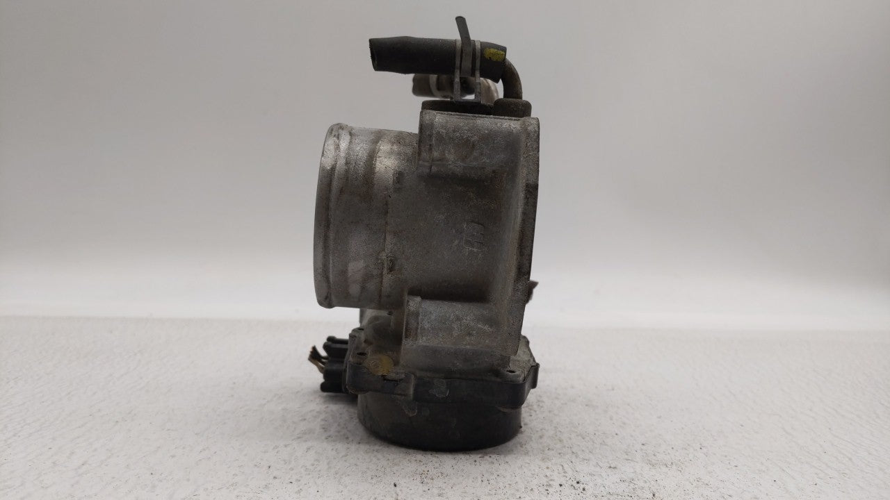 2002-2003 Toyota Camry Throttle Body P/N:22030-0H010 Fits Fits 2002 2003 OEM Used Auto Parts - Oemusedautoparts1.com